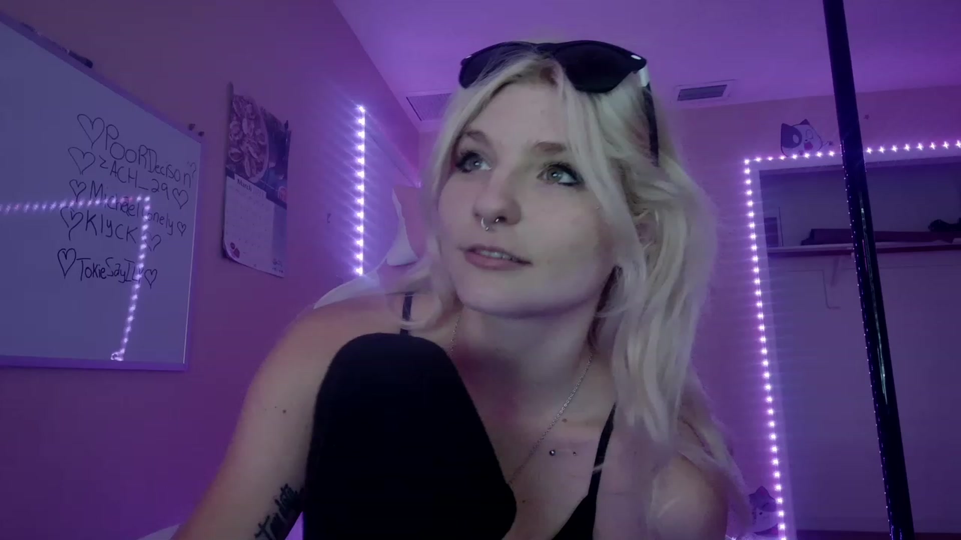Gallery image thumbnail from DuckChan0's myfreecams stream on, 03/20/2023, 16:56 image 7 of 20
