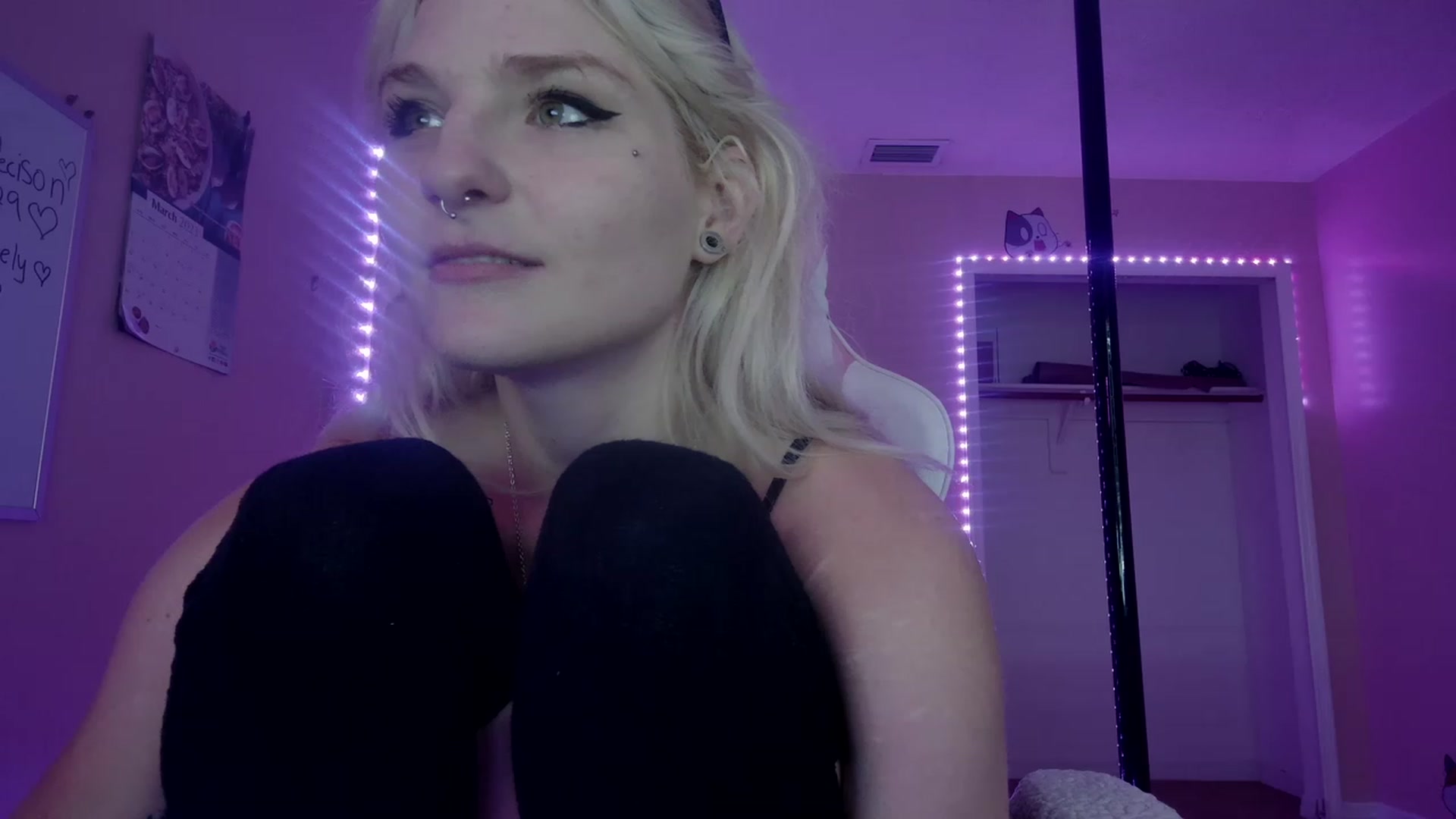 Gallery image thumbnail from DuckChan0's myfreecams stream on, 03/20/2023, 16:56 image 14 of 20