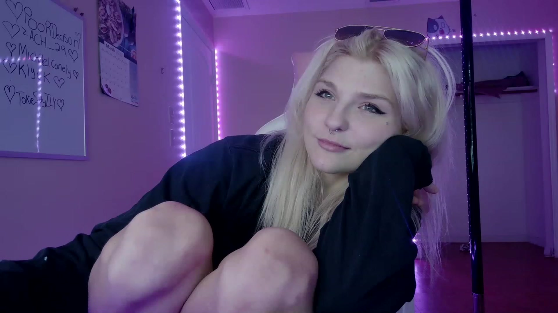 Gallery image thumbnail from DuckChan0's myfreecams stream on, 03/22/2023, 19:04 image 11 of 20