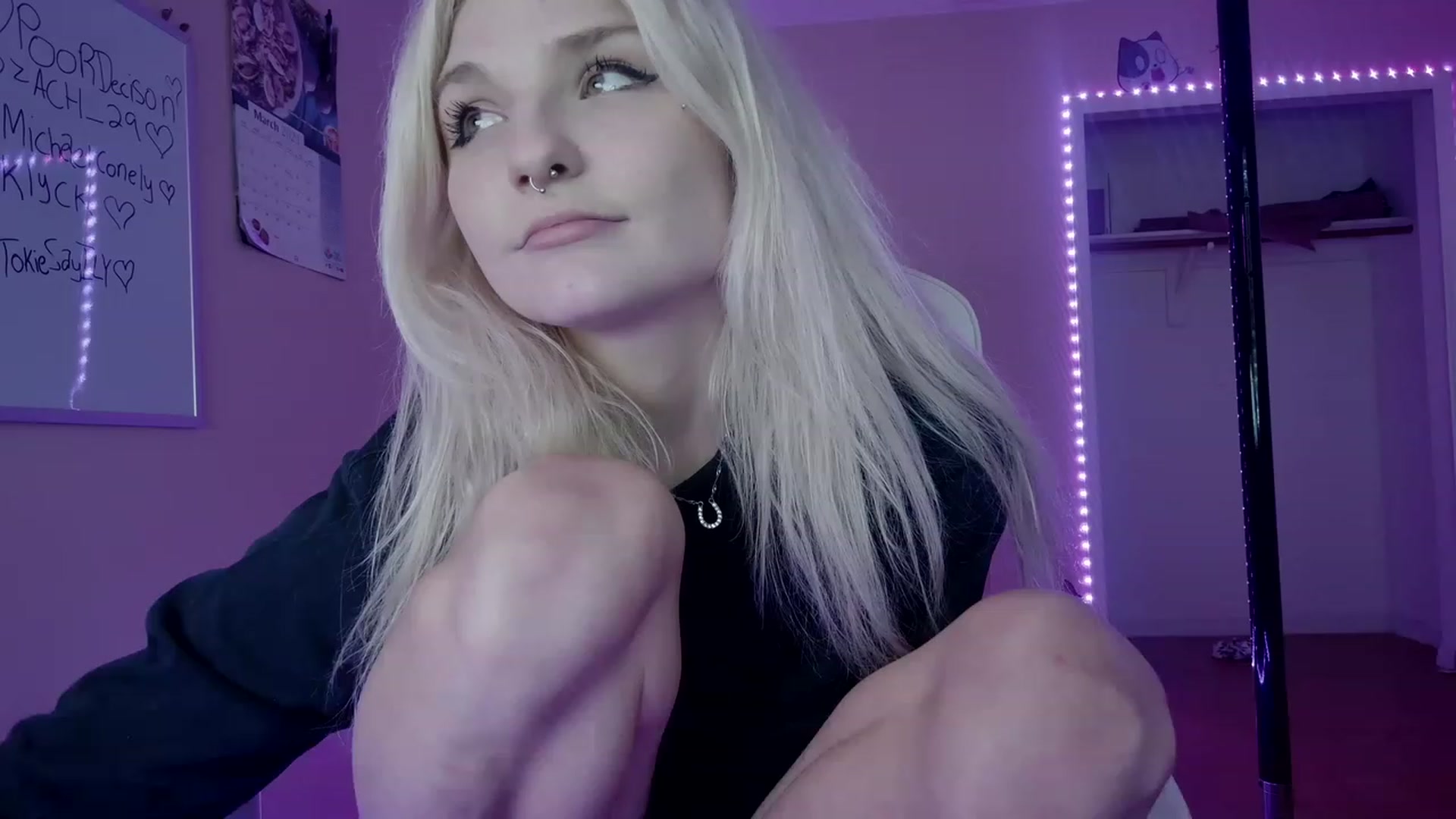 Gallery image thumbnail from DuckChan0's myfreecams stream on, 03/22/2023, 19:04 image 8 of 20