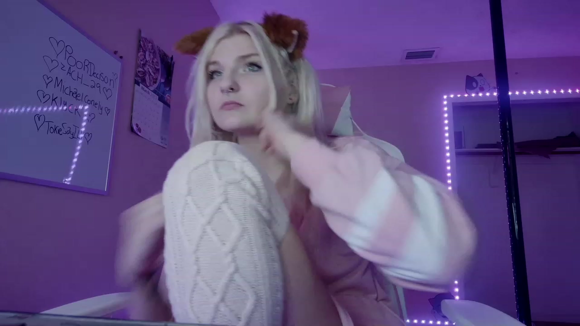 Gallery image thumbnail from DuckChan0's myfreecams stream on, 03/23/2023, 17:44 image 8 of 20