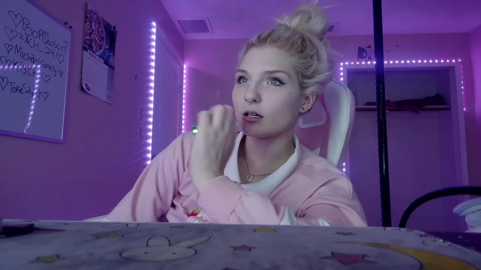 Gallery image thumbnail from DuckChan0's myfreecams stream on, 03/23/2023, 17:44 image 9 of 20