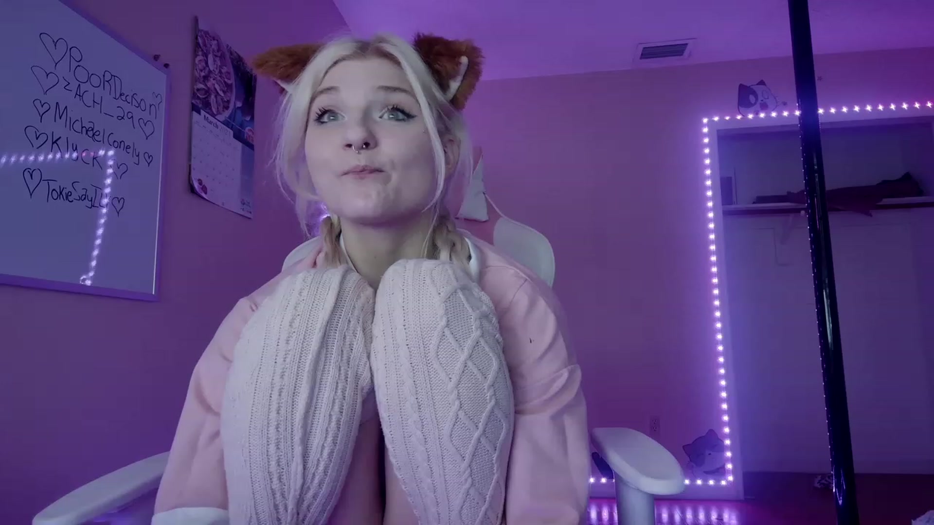 Gallery image thumbnail from DuckChan0's myfreecams stream on, 03/23/2023, 17:44 image 5 of 20
