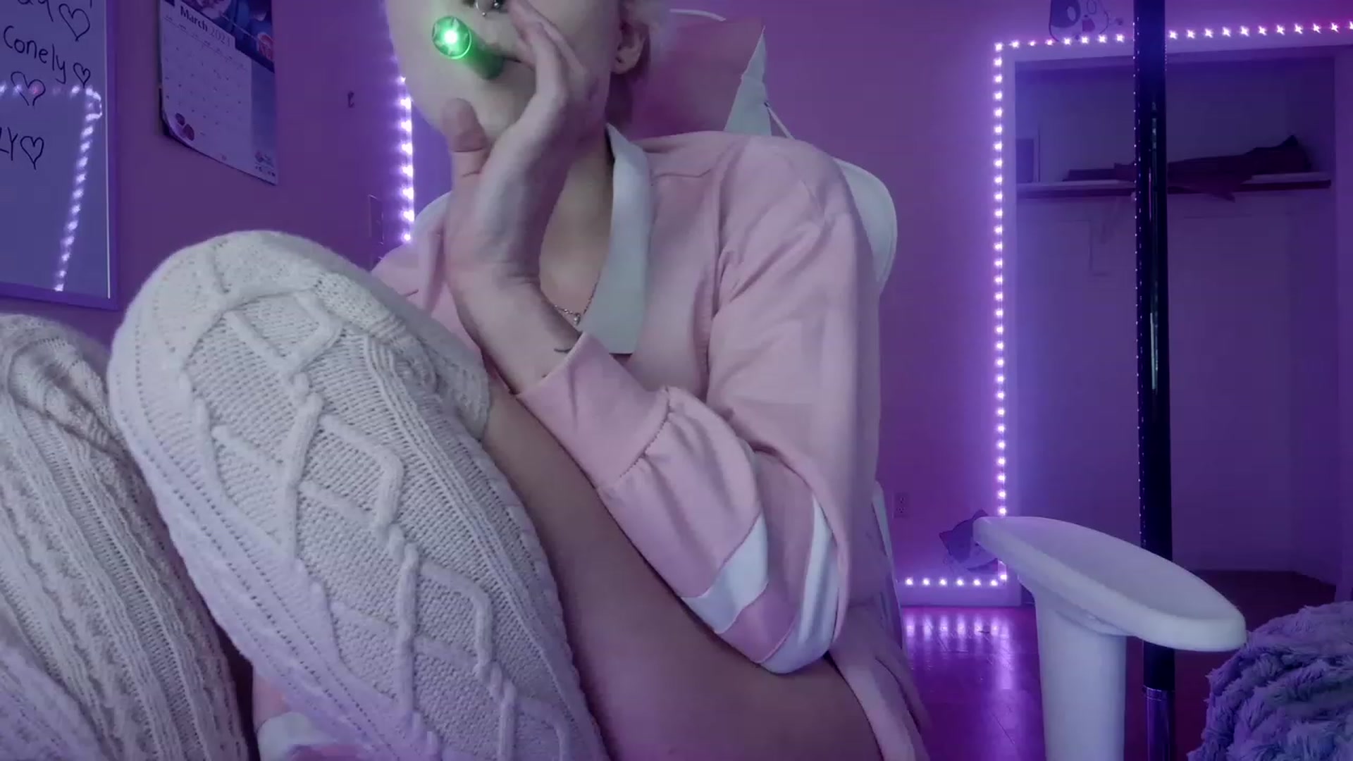 Gallery image thumbnail from DuckChan0's myfreecams stream on, 03/23/2023, 17:44 image 14 of 20