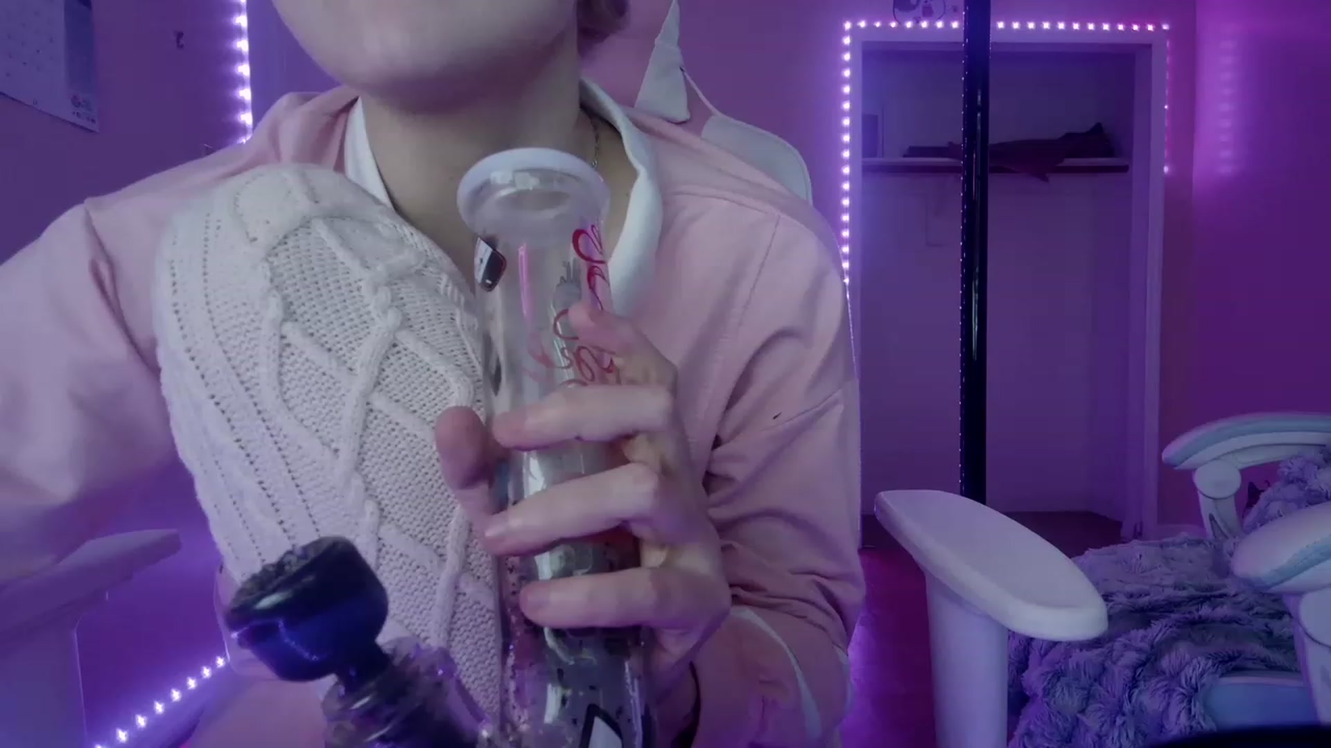 Gallery image thumbnail from DuckChan0's myfreecams stream on, 03/23/2023, 17:44 image 12 of 20