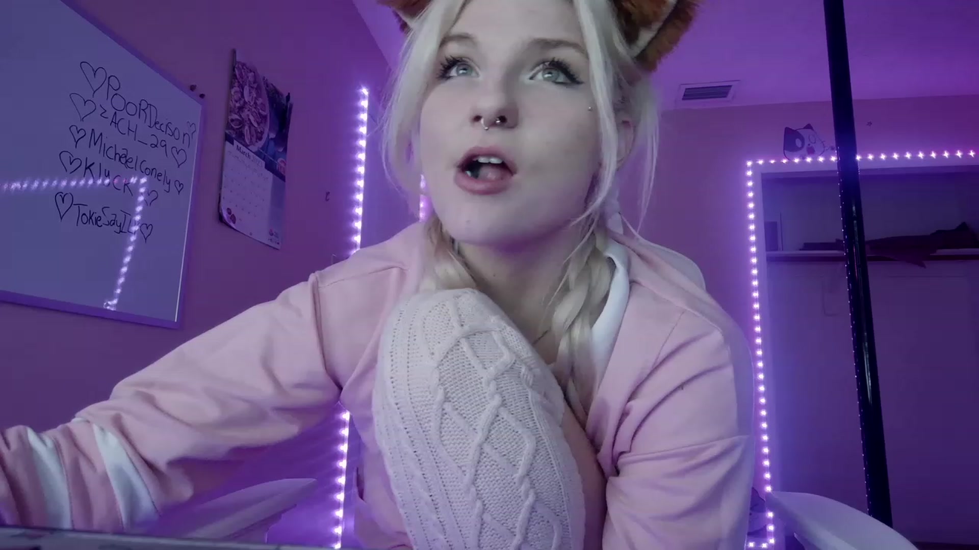 Gallery image thumbnail from DuckChan0's myfreecams stream on, 03/23/2023, 17:44 image 7 of 20
