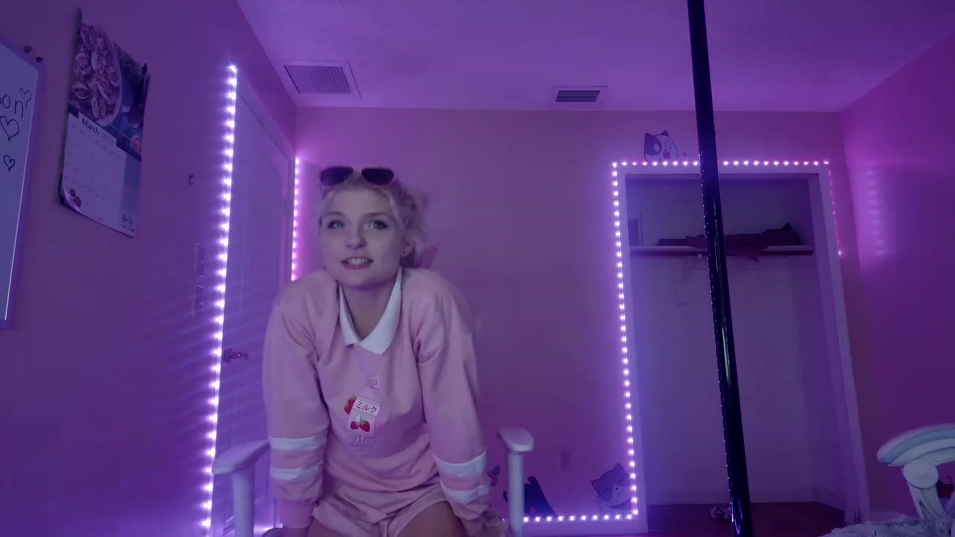 Gallery image thumbnail from DuckChan0's myfreecams stream on, 03/23/2023, 17:44 image 20 of 20