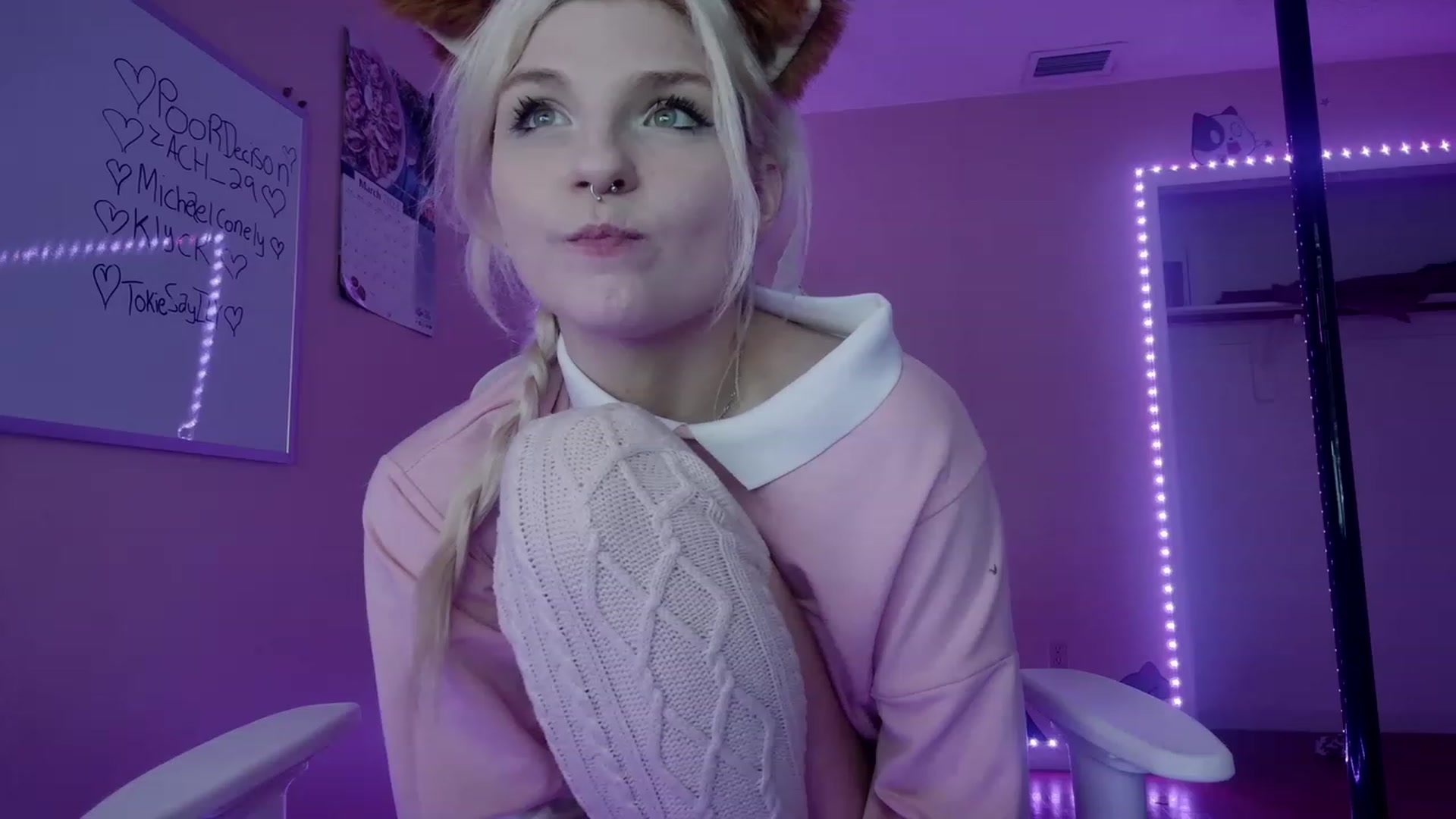 Gallery image thumbnail from DuckChan0's myfreecams stream on, 03/23/2023, 17:44 image 3 of 20