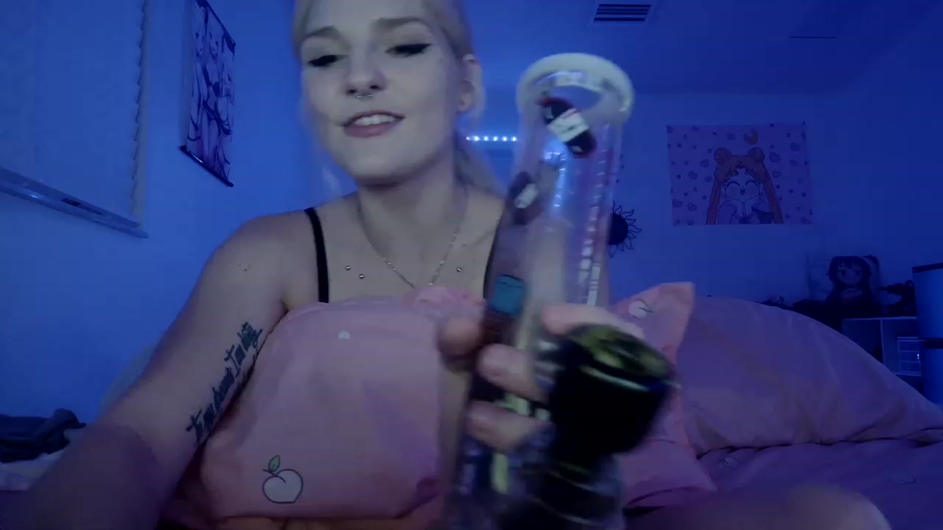 Gallery image thumbnail from DuckChan0's myfreecams stream on, 03/26/2023, 24:51 image 1 of 20