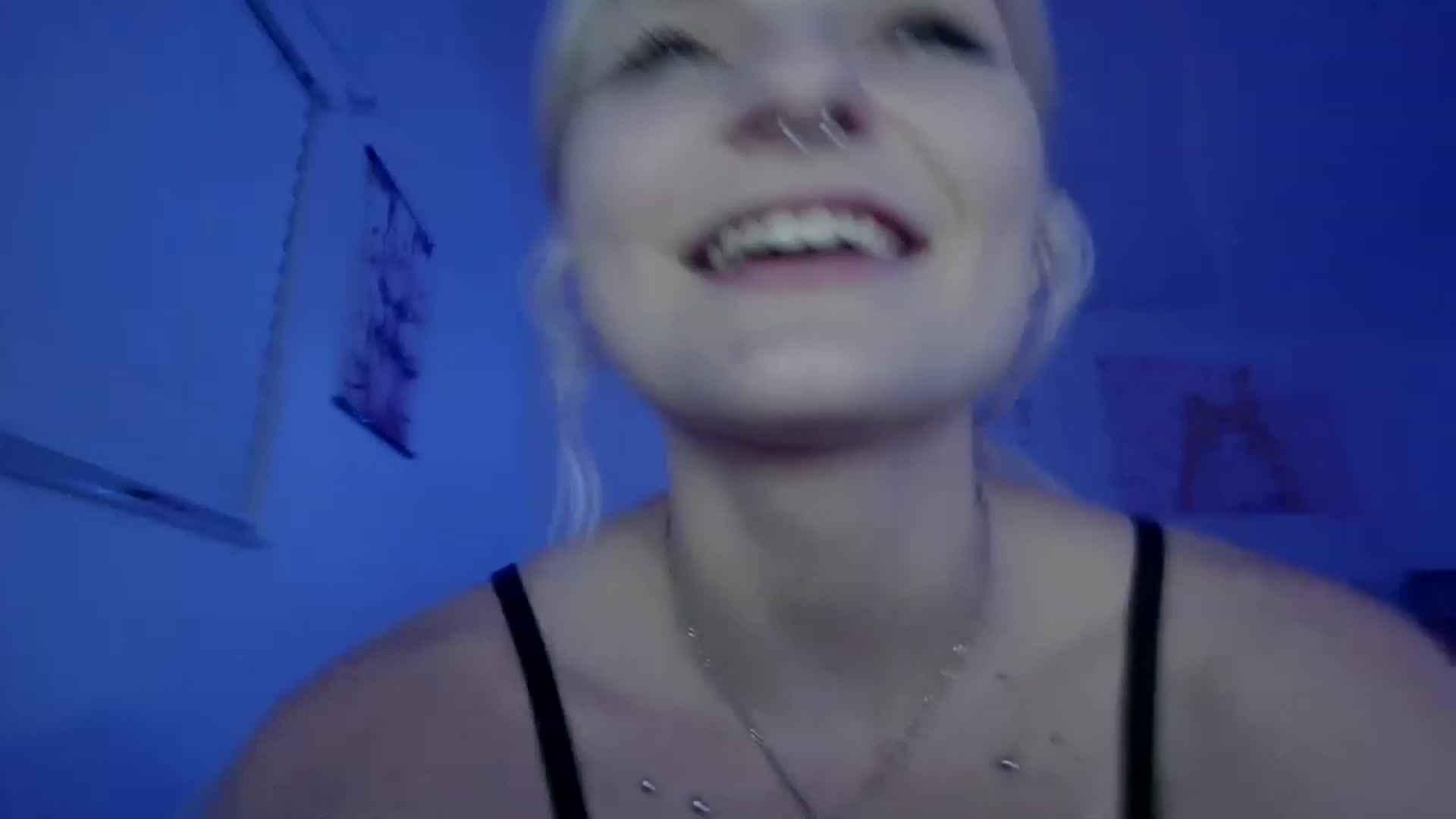 Gallery image thumbnail from DuckChan0's myfreecams stream on, 03/26/2023, 24:51 image 18 of 20