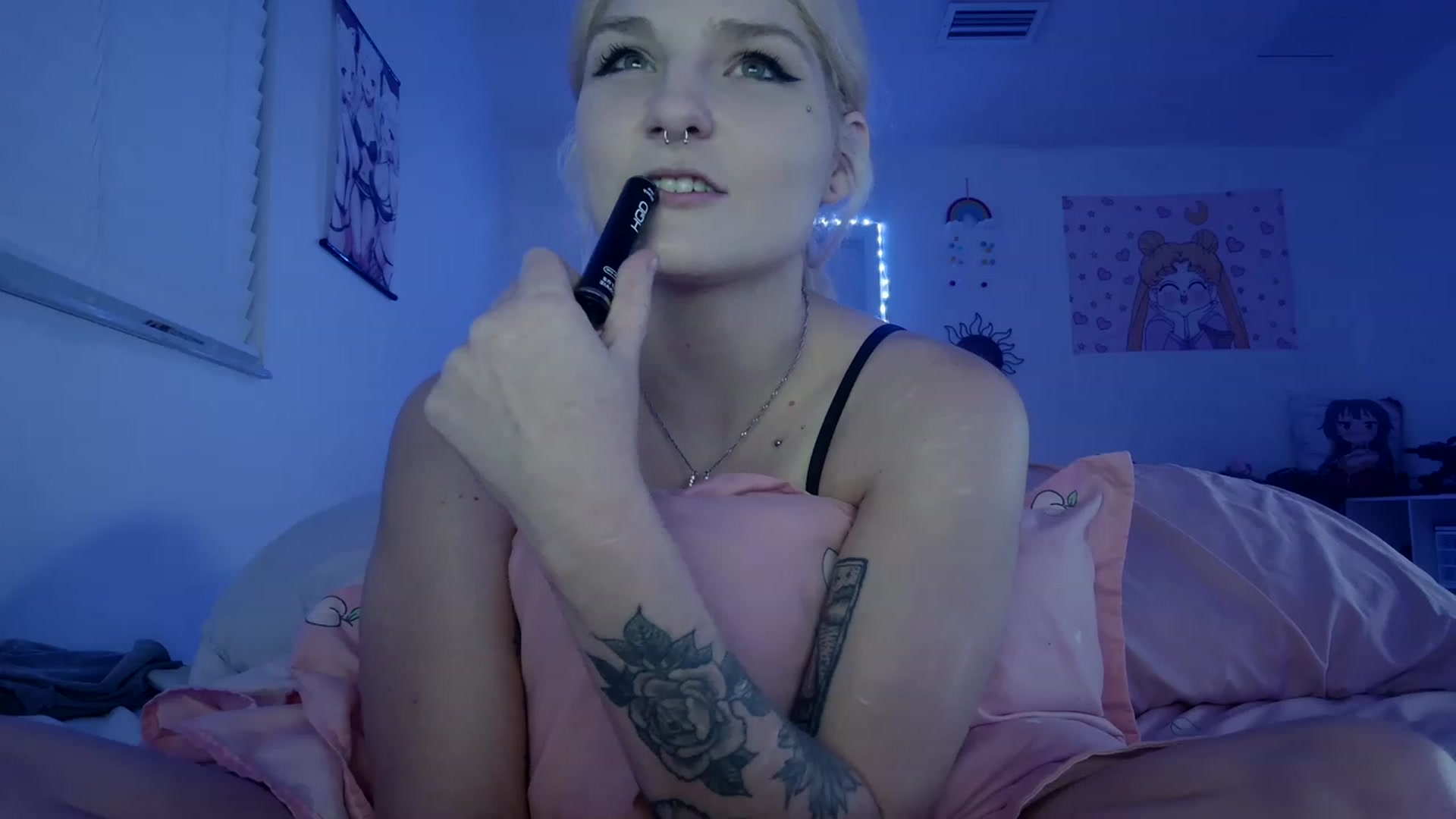 Gallery image thumbnail from DuckChan0's myfreecams stream on, 03/26/2023, 24:51 image 11 of 20
