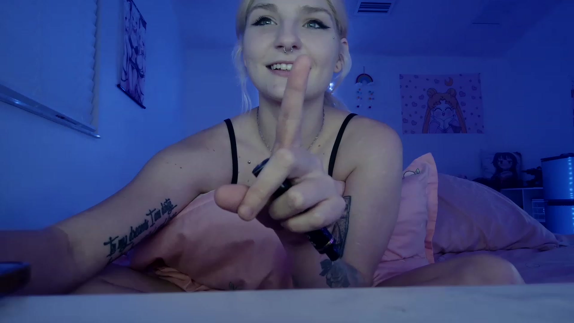Gallery image thumbnail from DuckChan0's myfreecams stream on, 03/26/2023, 24:51 image 20 of 20