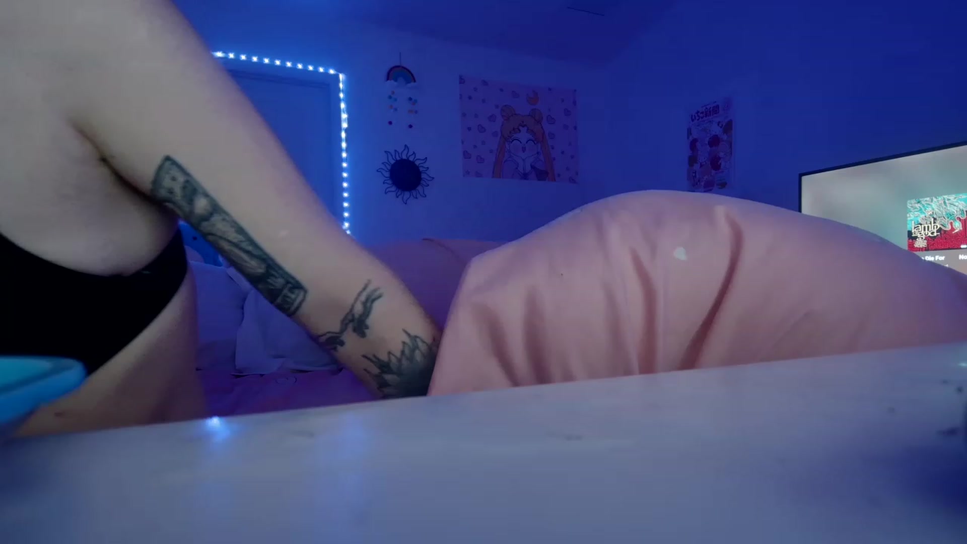 Gallery image thumbnail from DuckChan0's myfreecams stream on, 03/26/2023, 01:27 image 1 of 20