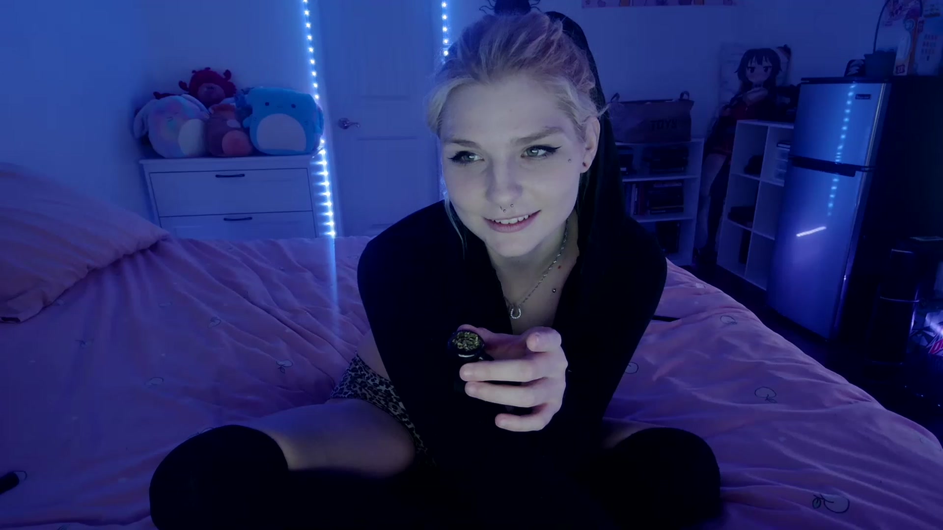 Gallery image thumbnail from DuckChan0's myfreecams stream on, 03/26/2023, 22:30 image 6 of 20