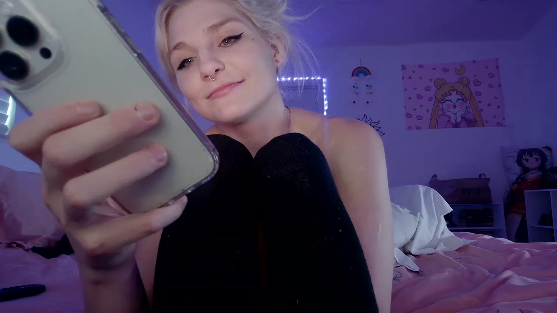 Gallery image thumbnail from DuckChan0's myfreecams stream on, 03/26/2023, 22:30 image 20 of 20