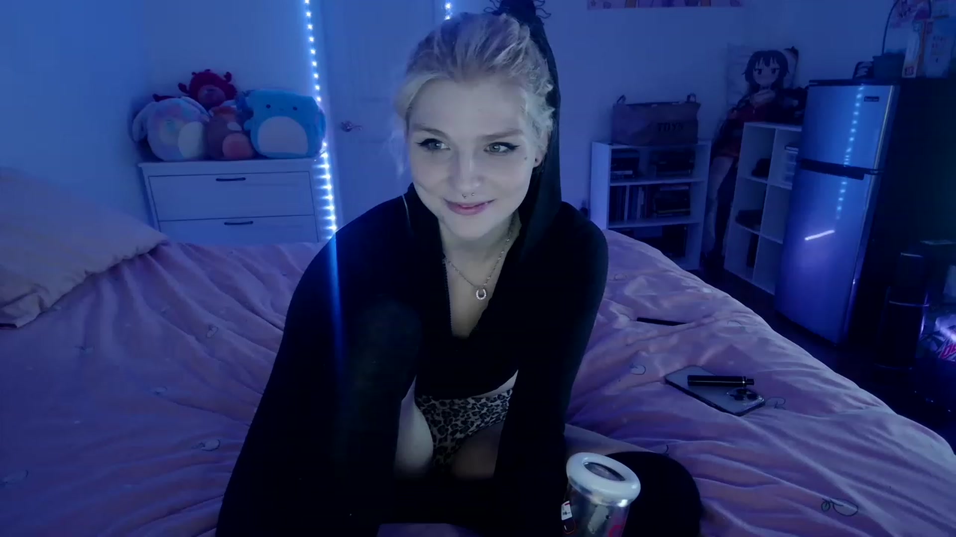 Gallery image thumbnail from DuckChan0's myfreecams stream on, 03/26/2023, 22:30 image 2 of 20