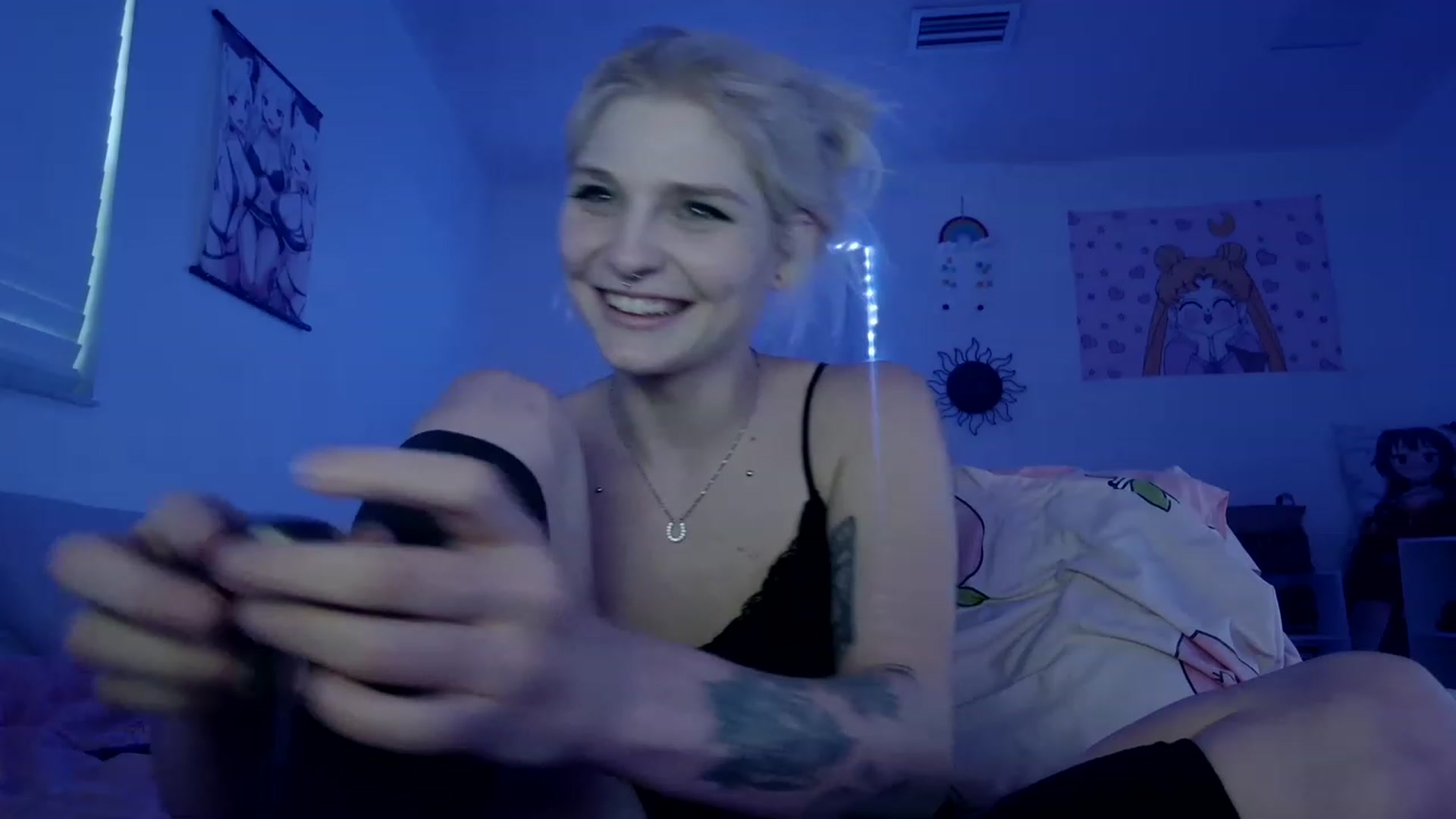 Gallery image thumbnail from DuckChan0's myfreecams stream on, 03/26/2023, 23:33 image 20 of 20