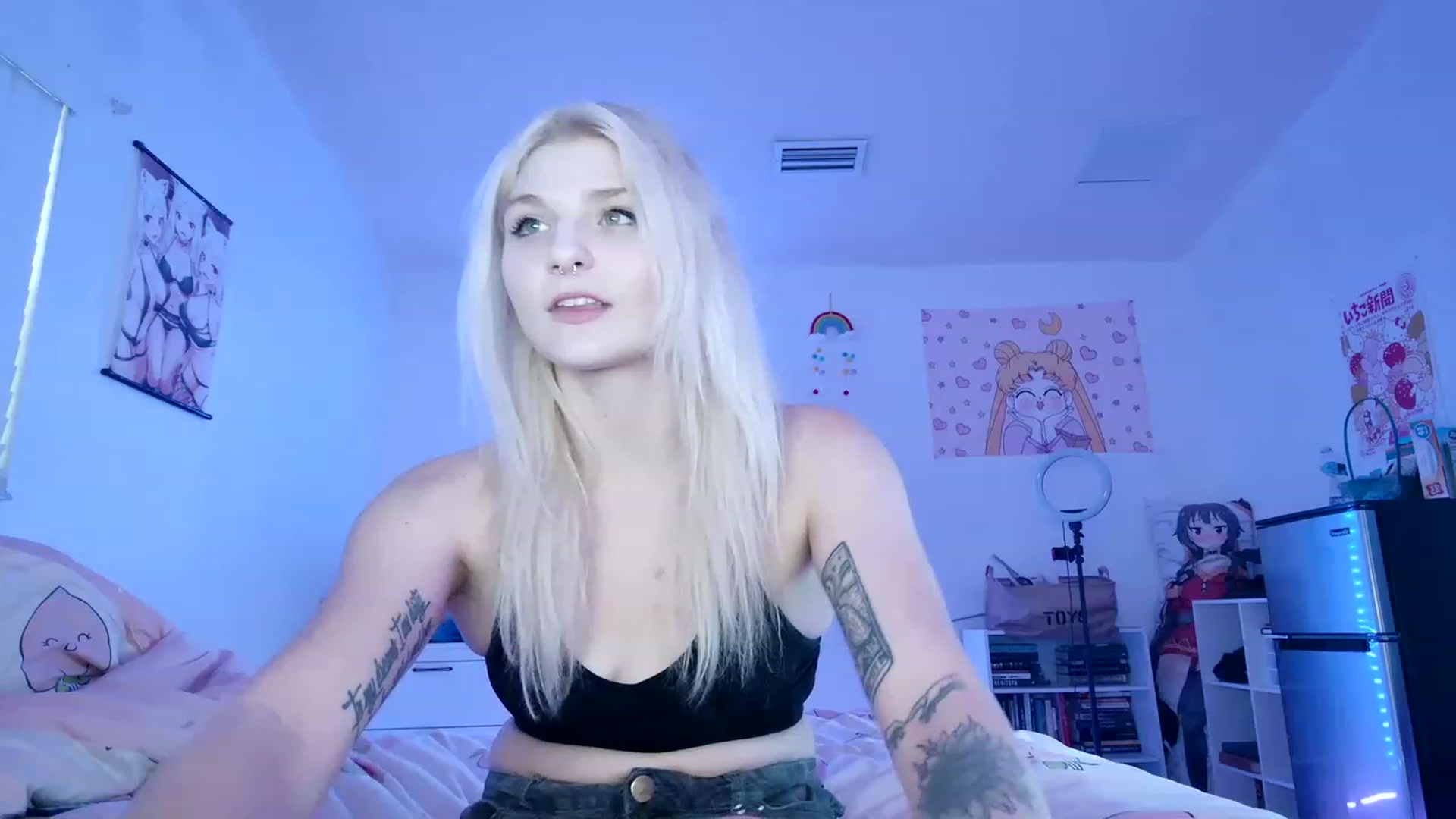 Gallery image thumbnail from DuckChan0's myfreecams stream on, 03/28/2023, 23:50 image 12 of 20