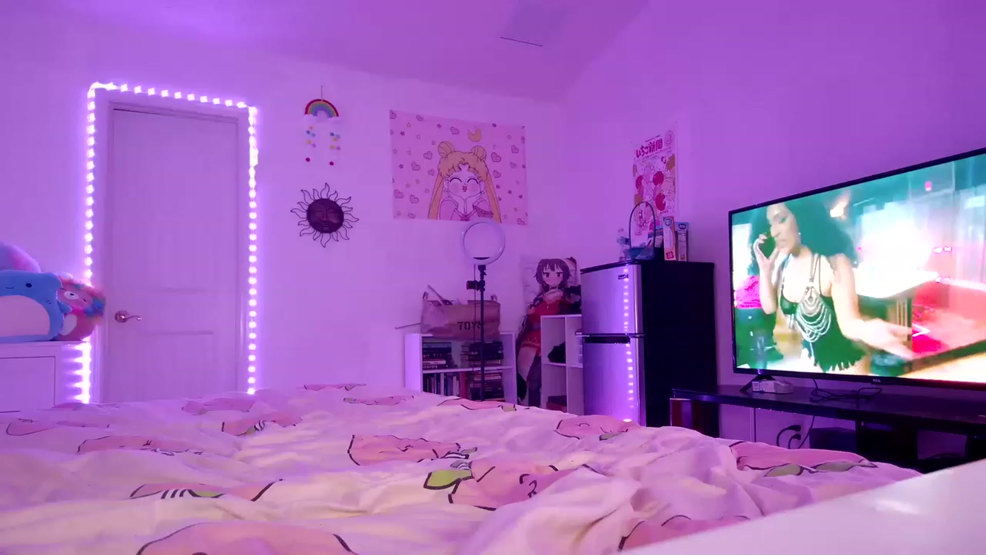 Gallery image thumbnail from DuckChan0's myfreecams stream on, 03/28/2023, 23:50 image 18 of 20