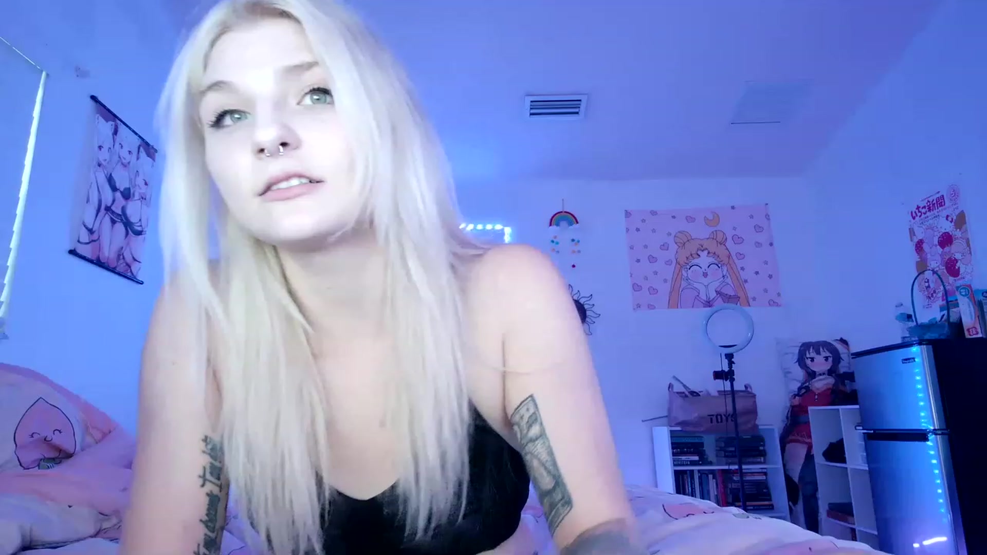 Gallery image thumbnail from DuckChan0's myfreecams stream on, 03/28/2023, 23:50 image 9 of 20