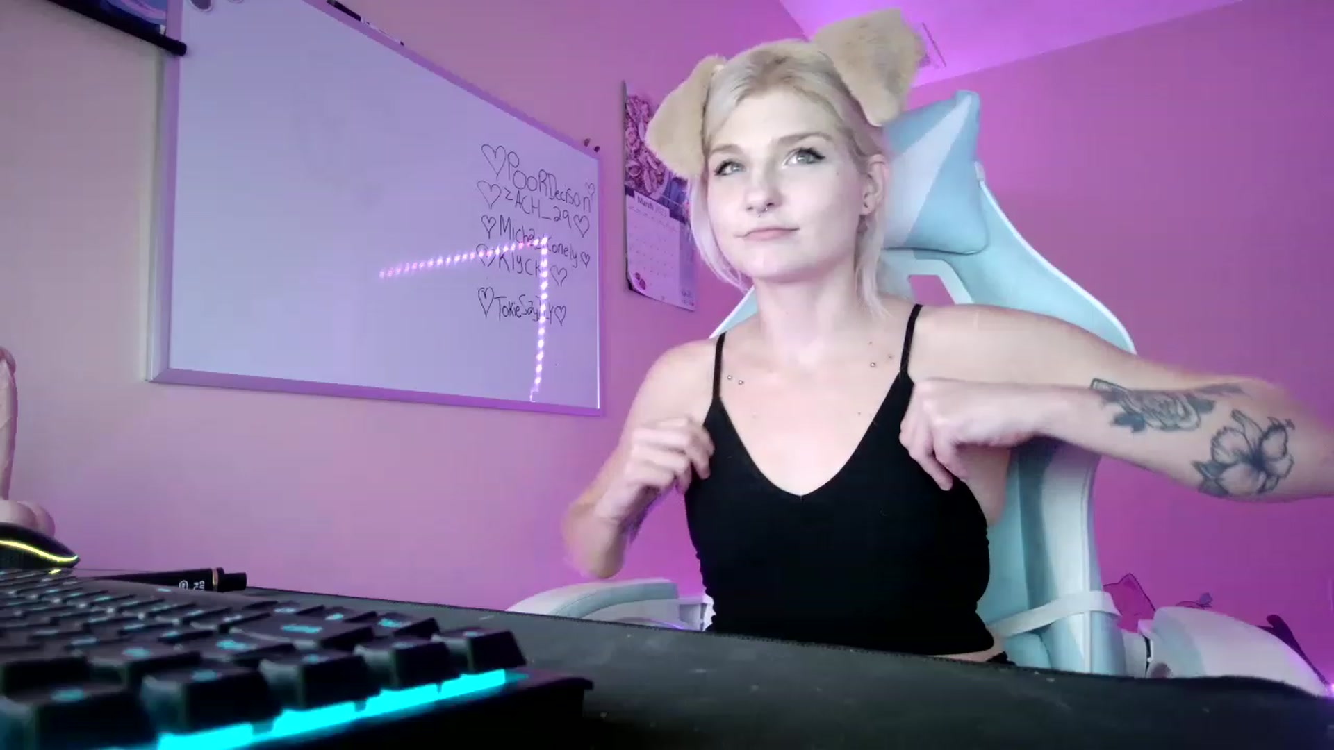 Gallery image thumbnail from DuckChan0's myfreecams stream on, 04/05/2023, 17:58 image 10 of 20
