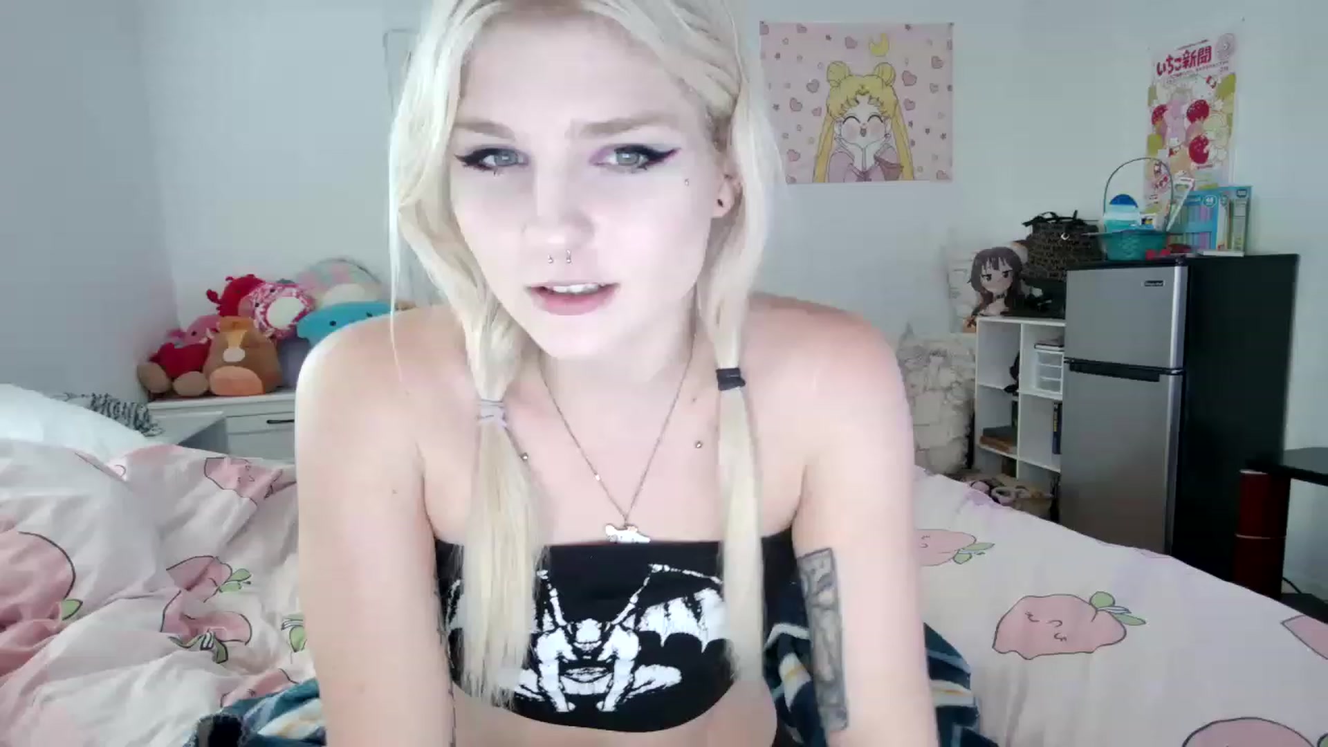 Gallery image thumbnail from DuckChan0's myfreecams stream on, 04/07/2023, 16:05 image 6 of 20