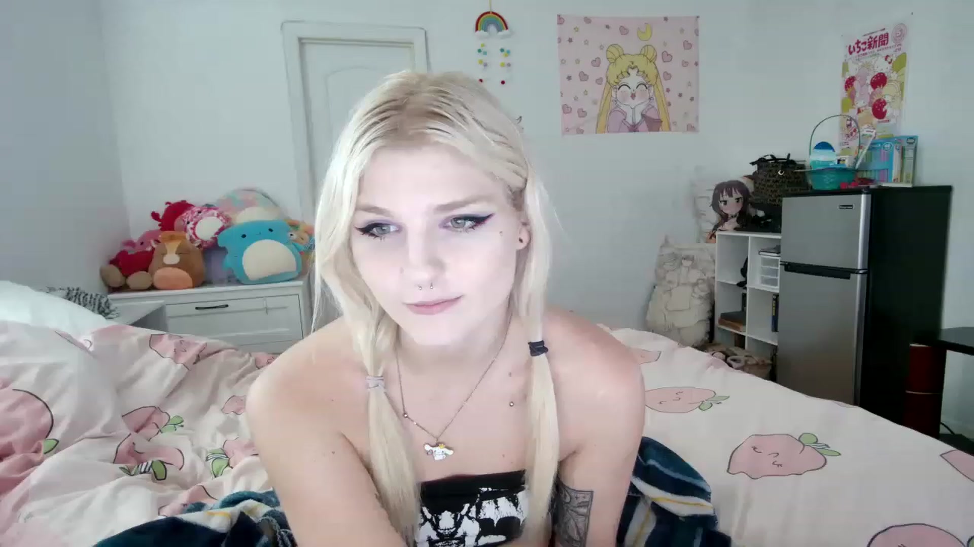 Gallery image thumbnail from DuckChan0's myfreecams stream on, 04/07/2023, 16:05 image 7 of 20