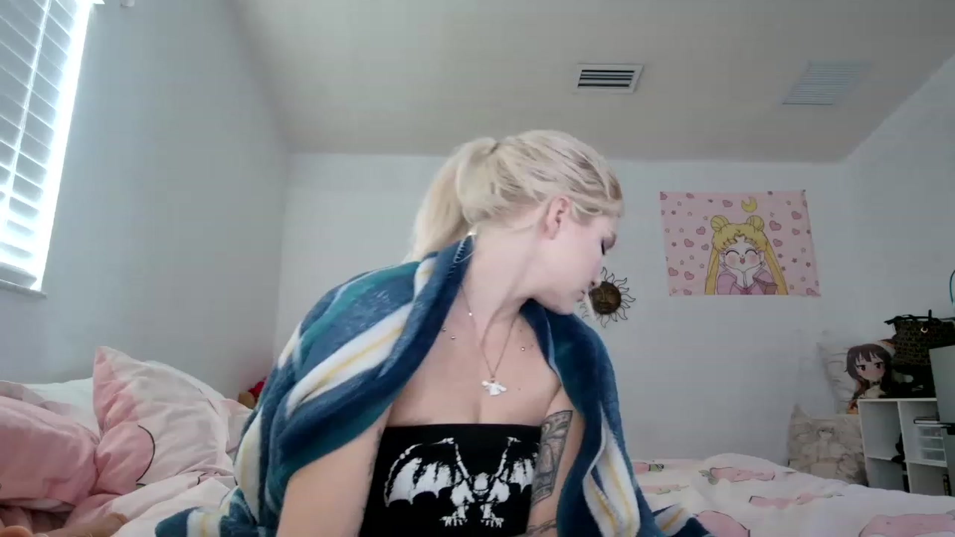 Gallery image thumbnail from DuckChan0's myfreecams stream on, 04/07/2023, 17:29 image 7 of 20
