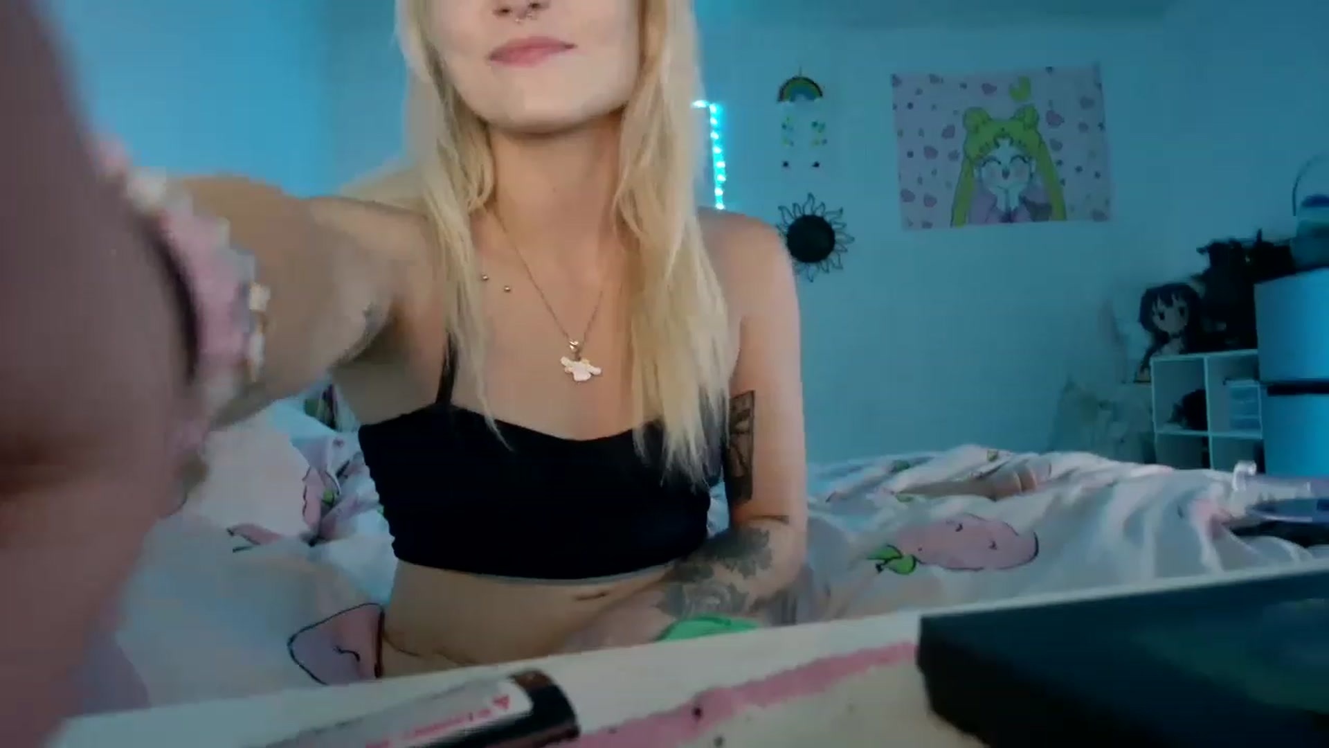 Gallery image thumbnail from DuckChan0's myfreecams stream on, 04/08/2023, 24:27 image 7 of 20