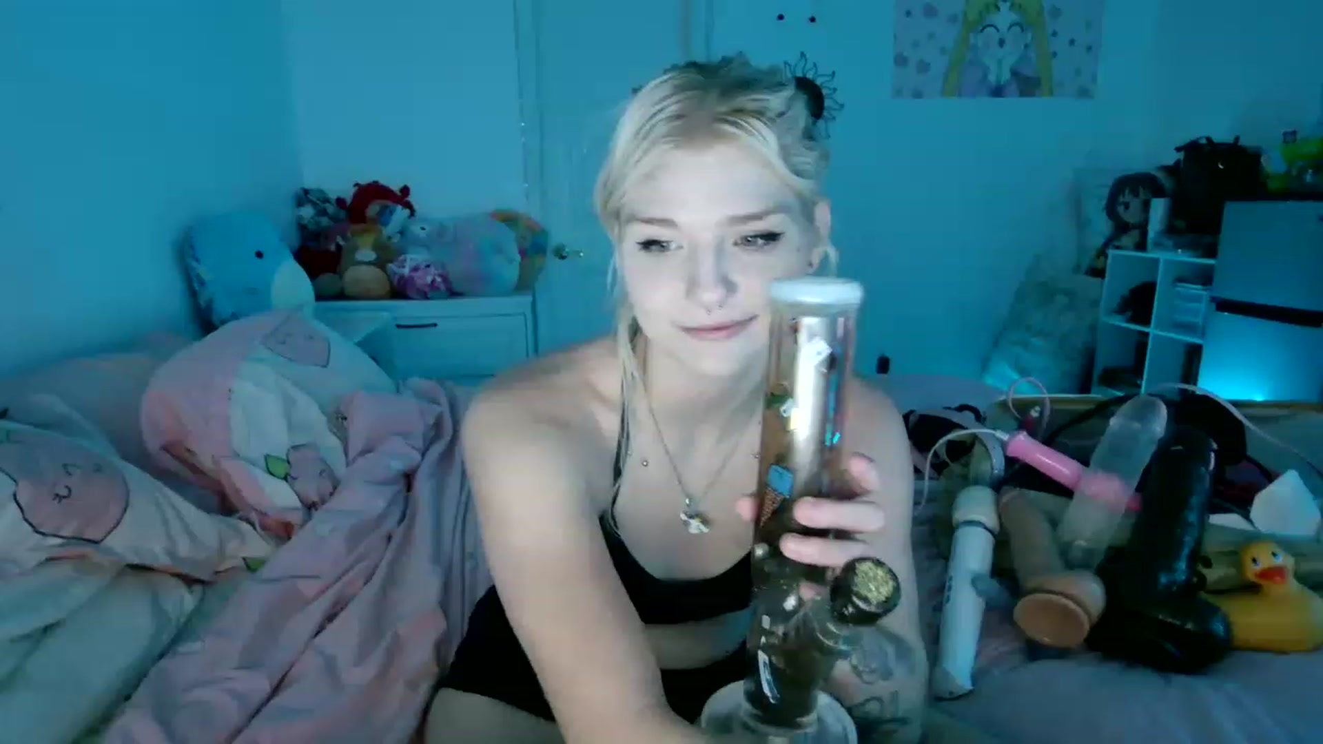 Gallery image thumbnail from DuckChan0's myfreecams stream on, 04/08/2023, 23:37 image 9 of 20