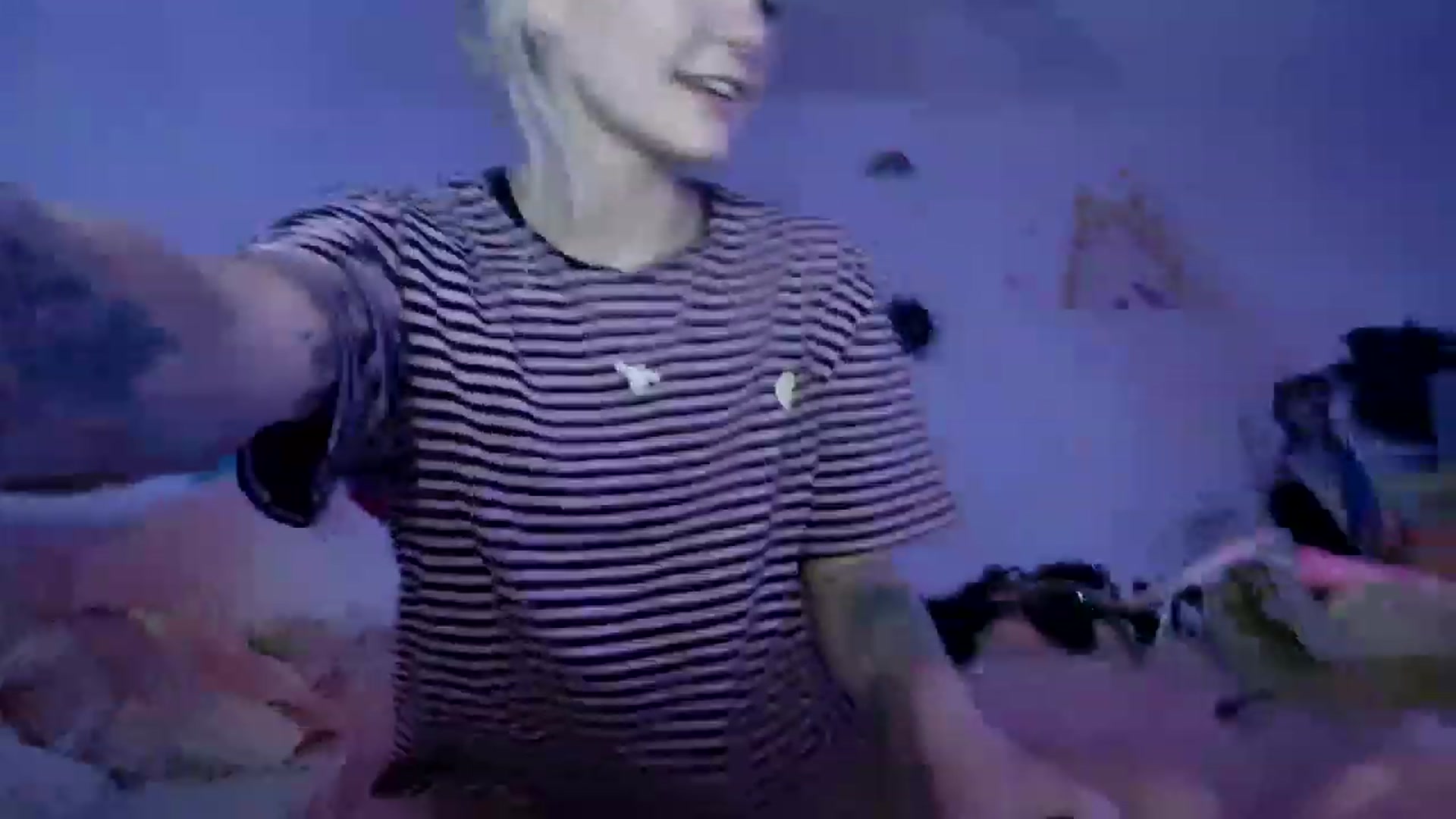 Gallery image thumbnail from DuckChan0's myfreecams stream on, 04/09/2023, 01:02 image 16 of 20