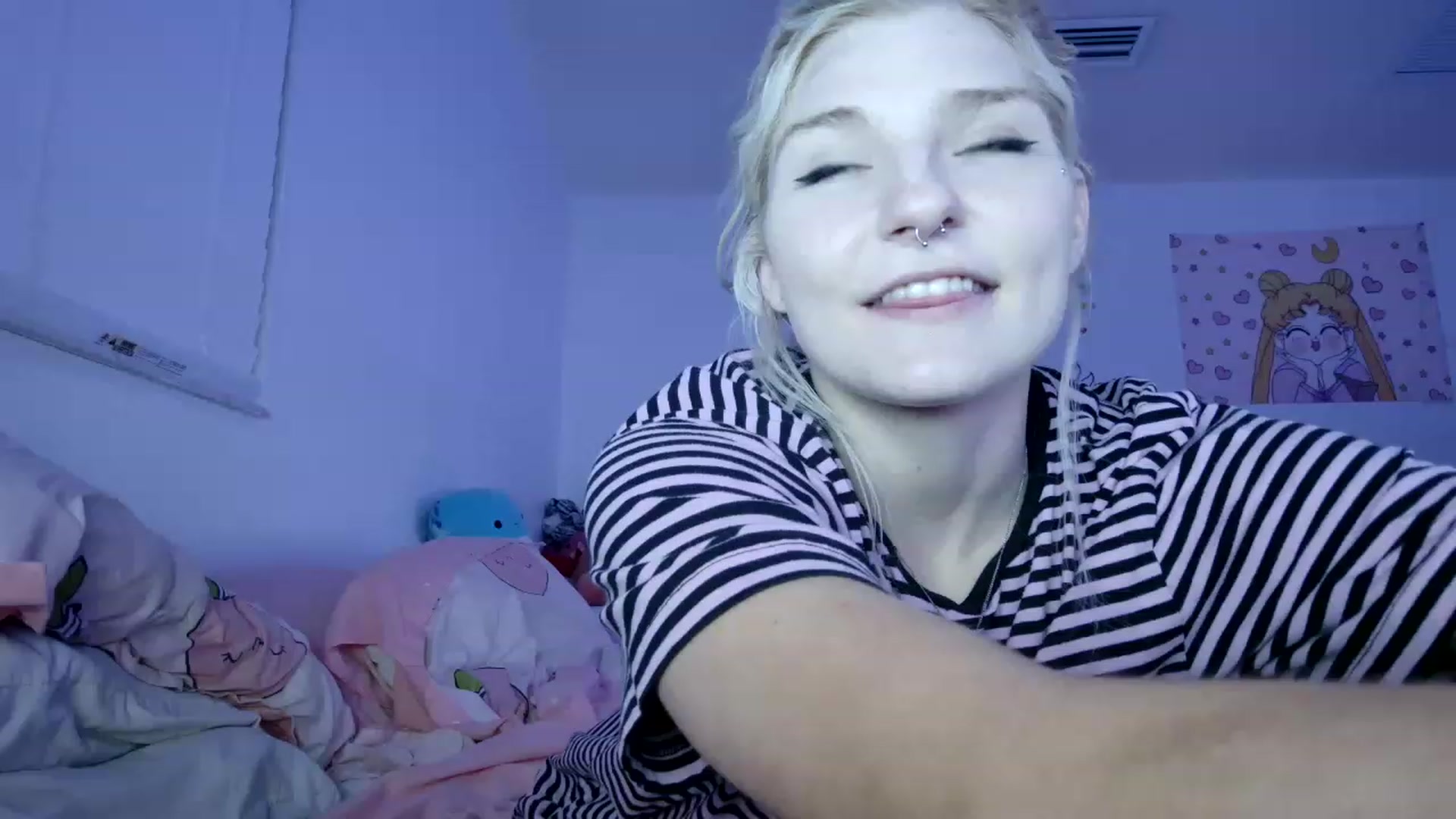 Gallery image thumbnail from DuckChan0's myfreecams stream on, 04/09/2023, 01:02 image 14 of 20