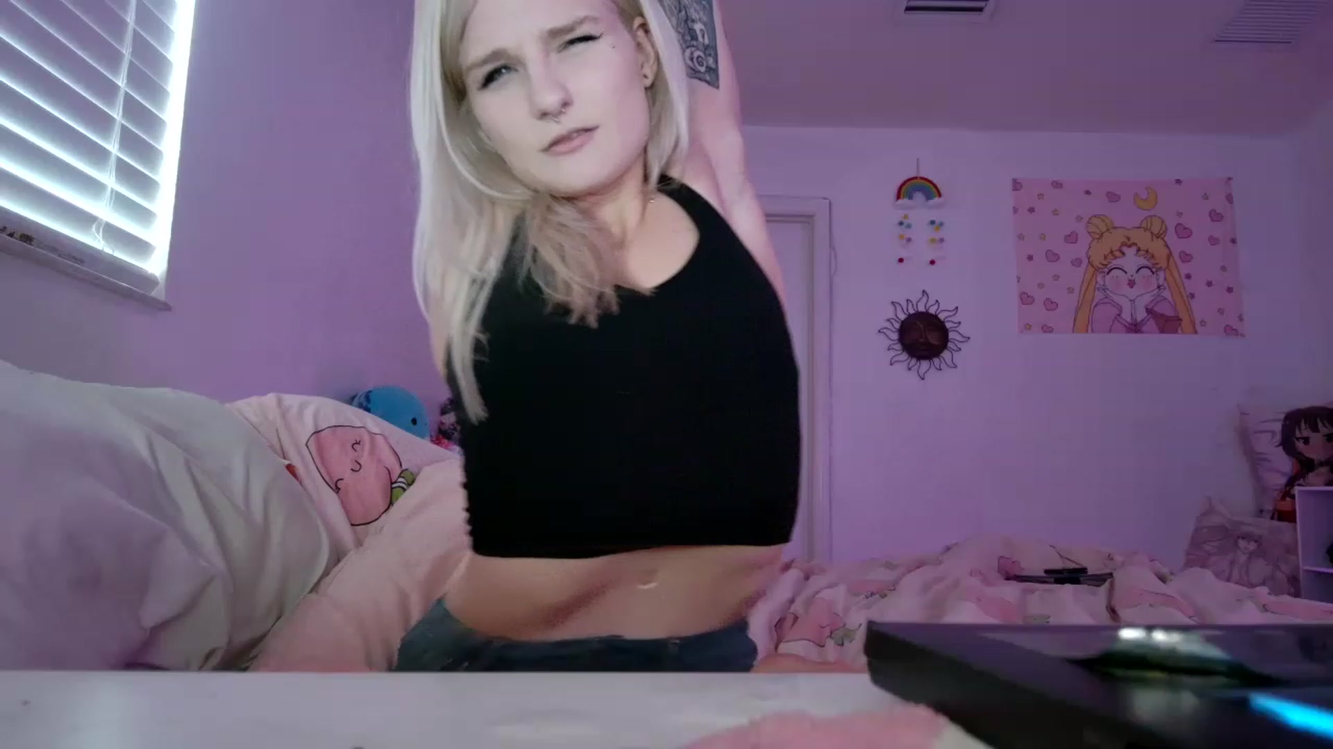 Gallery image thumbnail from DuckChan0's myfreecams stream on, 04/12/2023, 20:15 image 13 of 20
