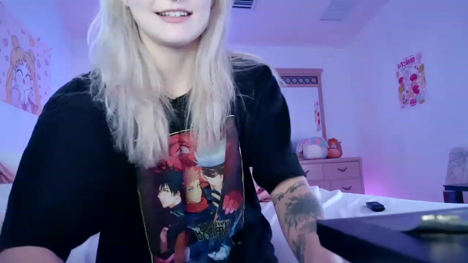 Gallery image thumbnail from DuckChan0's myfreecams stream on, 04/17/2023, 20:36 image 5 of 20
