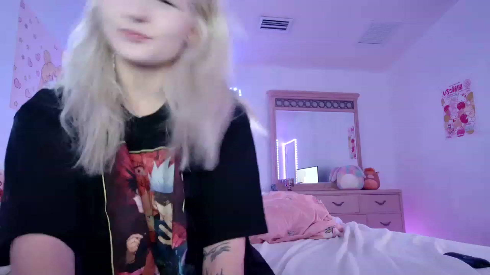 Gallery image thumbnail from DuckChan0's myfreecams stream on, 04/17/2023, 20:36 image 13 of 20