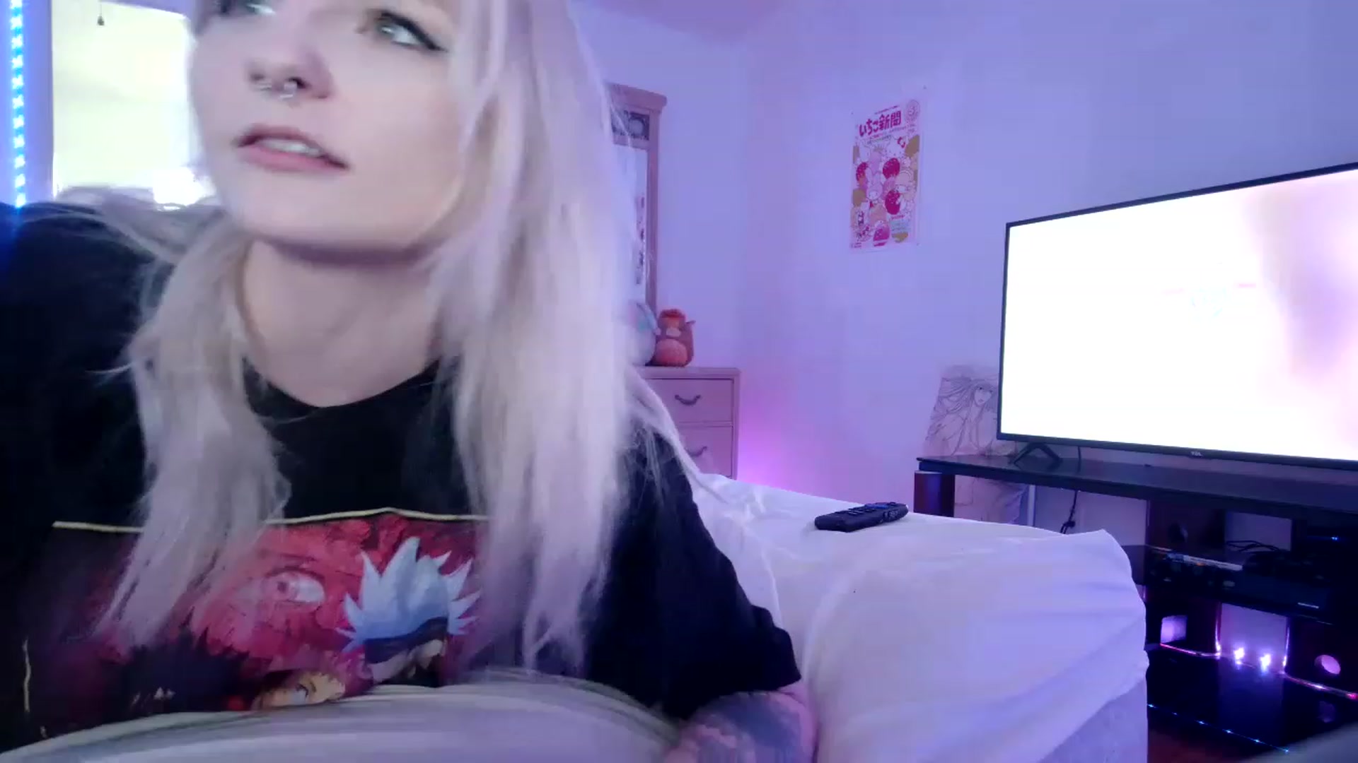 Gallery image thumbnail from DuckChan0's myfreecams stream on, 04/17/2023, 20:36 image 11 of 20