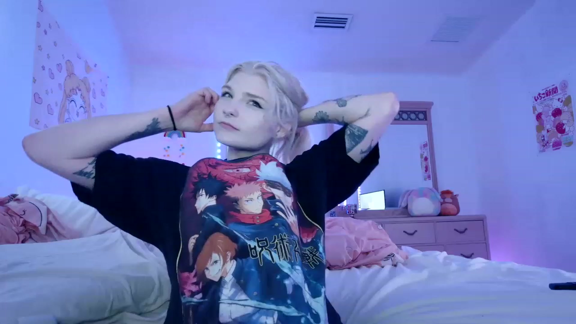 Gallery image thumbnail from DuckChan0's myfreecams stream on, 04/17/2023, 20:36 image 1 of 20