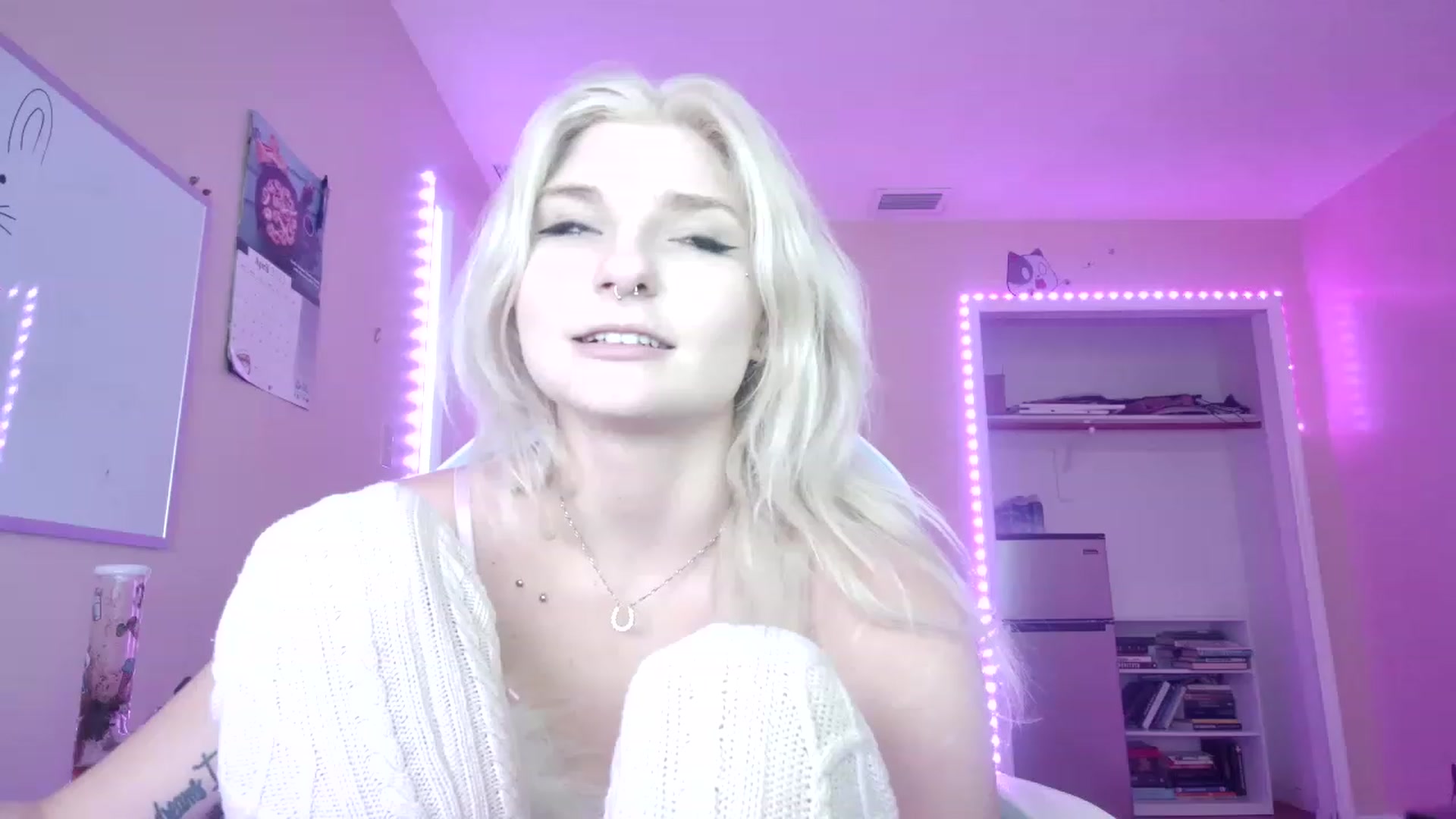 Gallery image thumbnail from DuckChan0's myfreecams stream on, 04/18/2023, 17:25 image 15 of 20