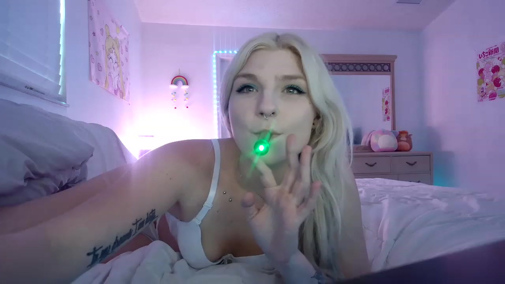 Gallery image thumbnail from DuckChan0's myfreecams stream on, 04/22/2023, 24:06 image 7 of 20