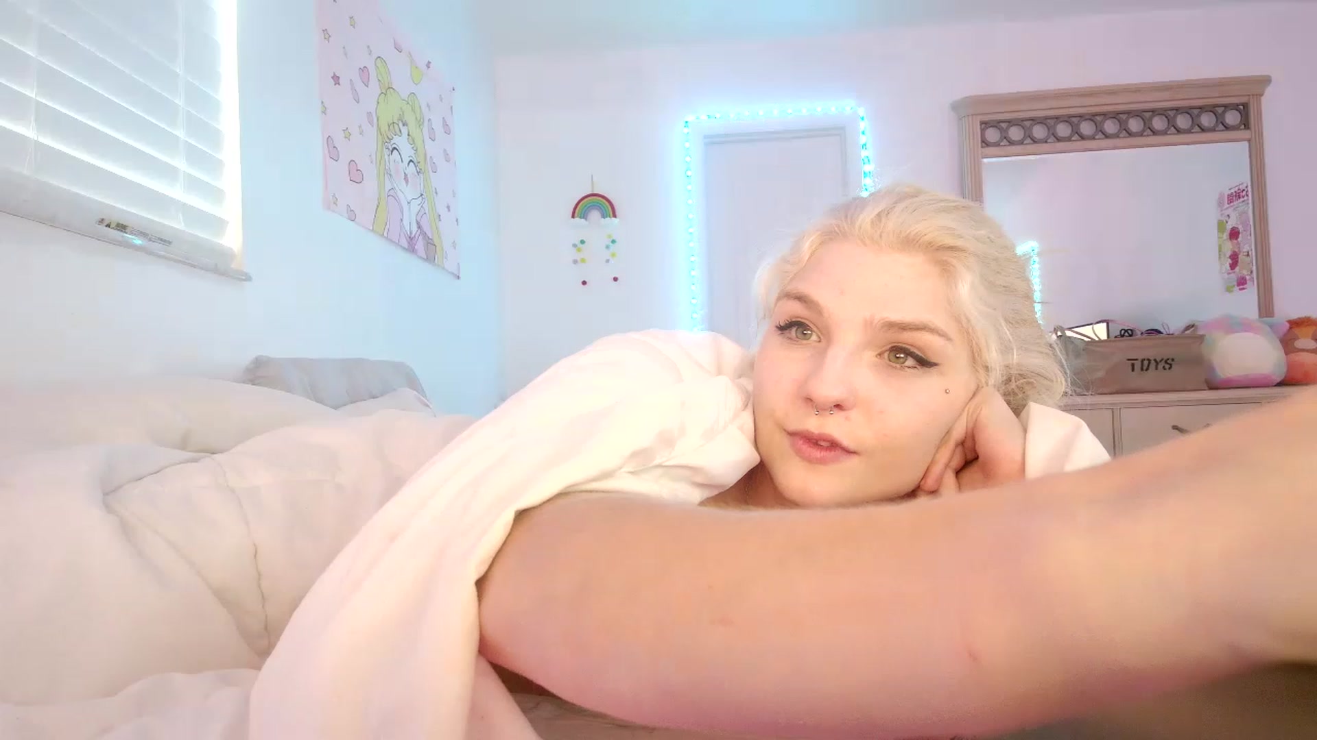 Gallery image thumbnail from DuckChan0's myfreecams stream on, 04/23/2023, 23:27 image 11 of 20