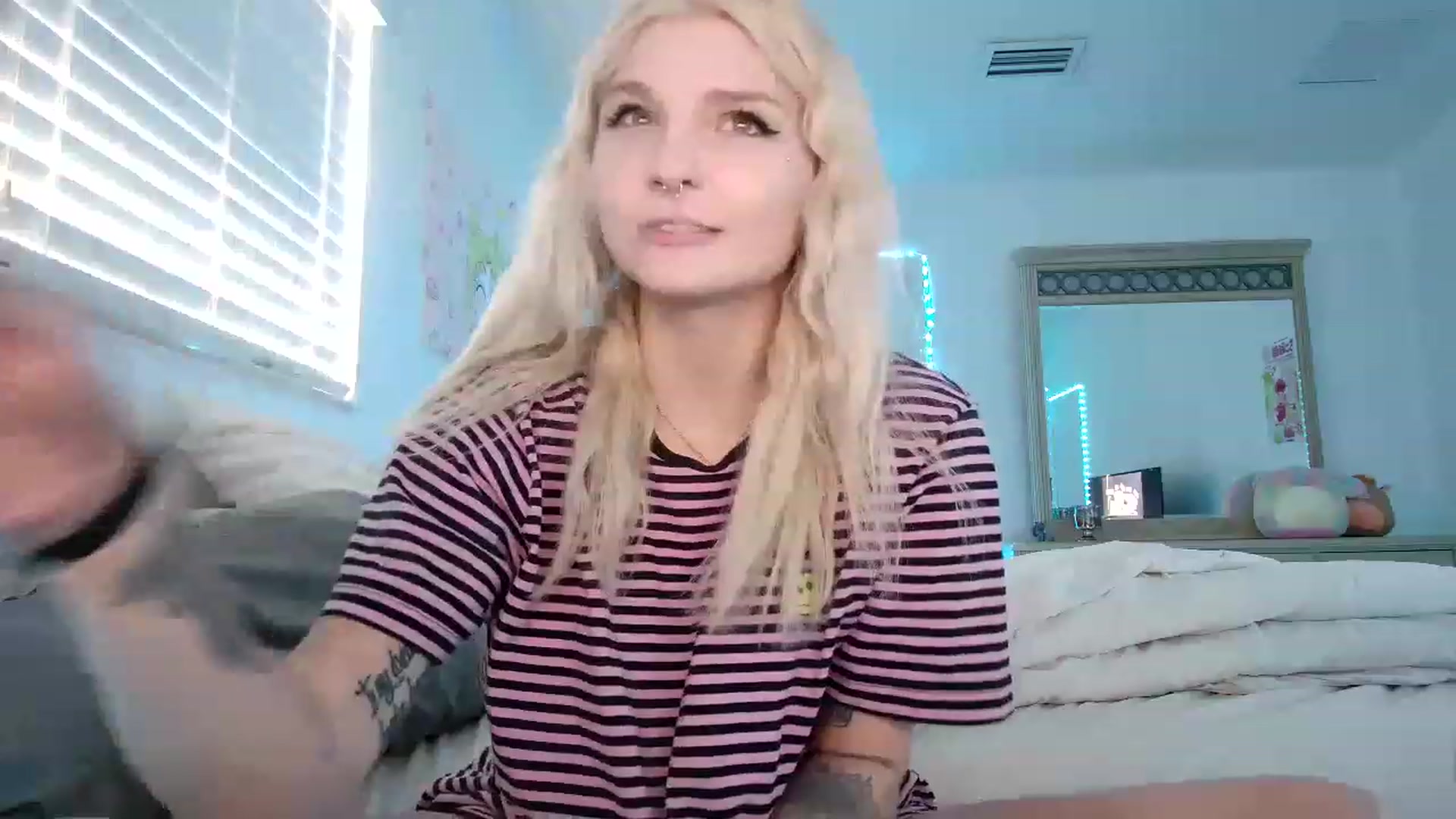 Gallery image thumbnail from DuckChan0's myfreecams stream on, 04/26/2023, 17:03 image 19 of 20