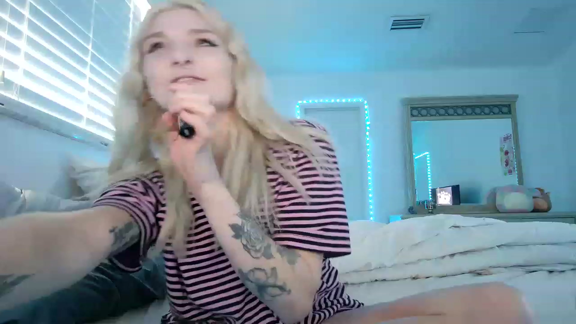 Gallery image thumbnail from DuckChan0's myfreecams stream on, 04/26/2023, 17:03 image 18 of 20