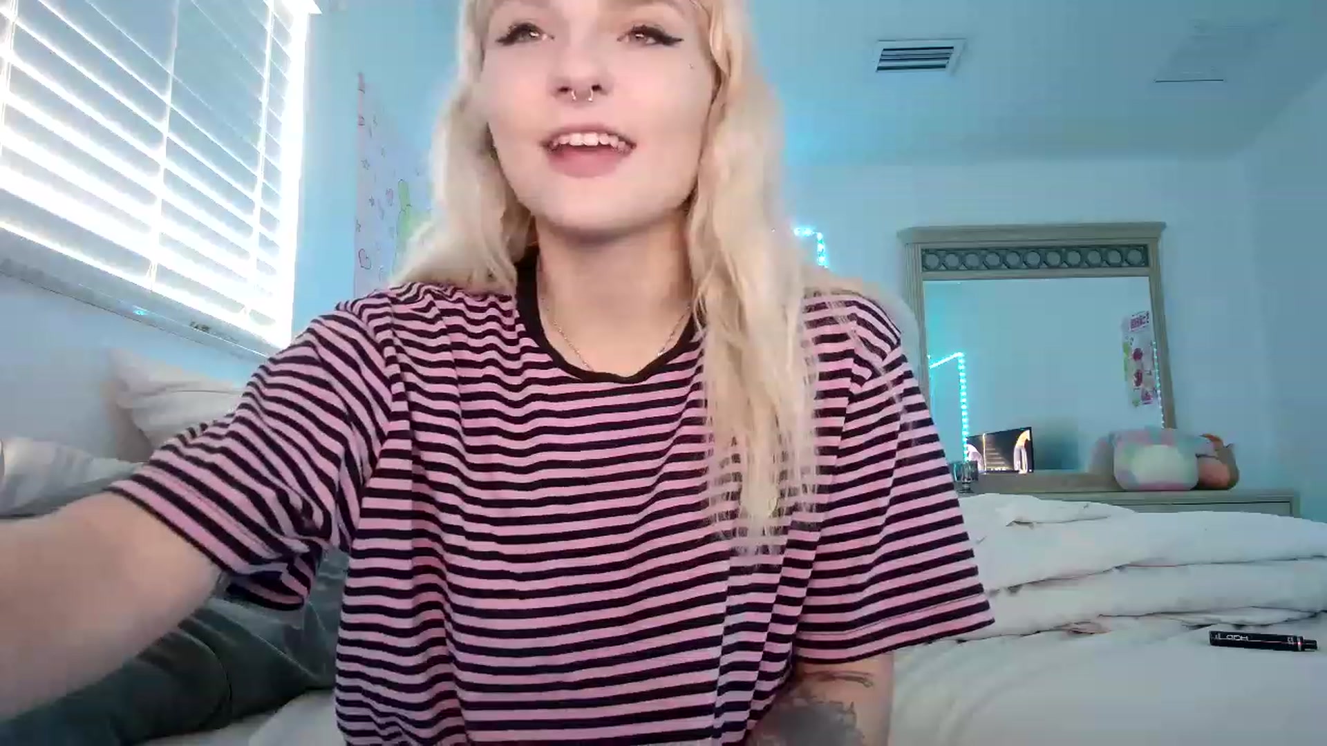 Gallery image thumbnail from DuckChan0's myfreecams stream on, 04/26/2023, 17:03 image 11 of 20