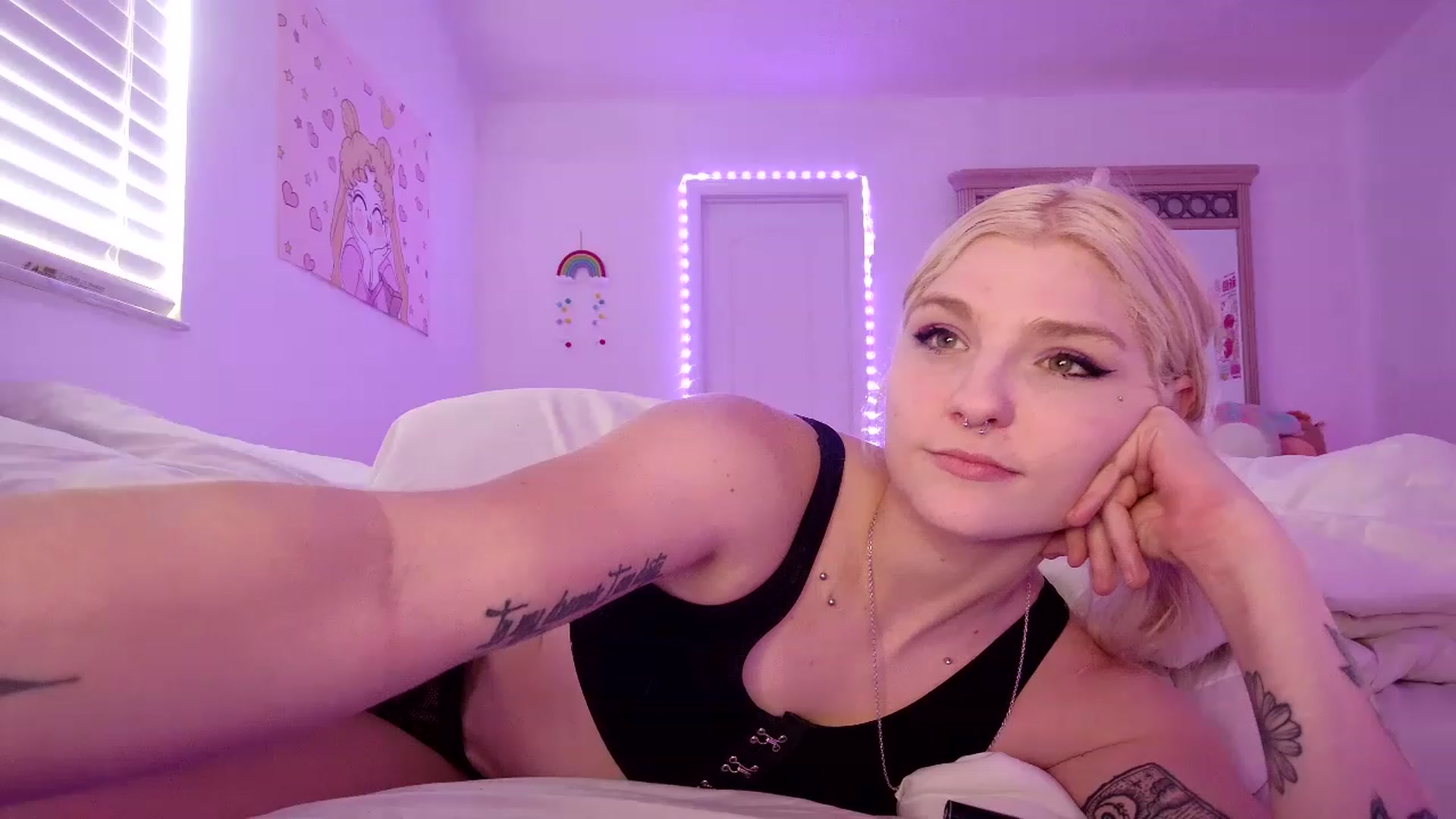 Gallery image thumbnail from DuckChan0's myfreecams stream on, 04/27/2023, 17:46 image 13 of 20