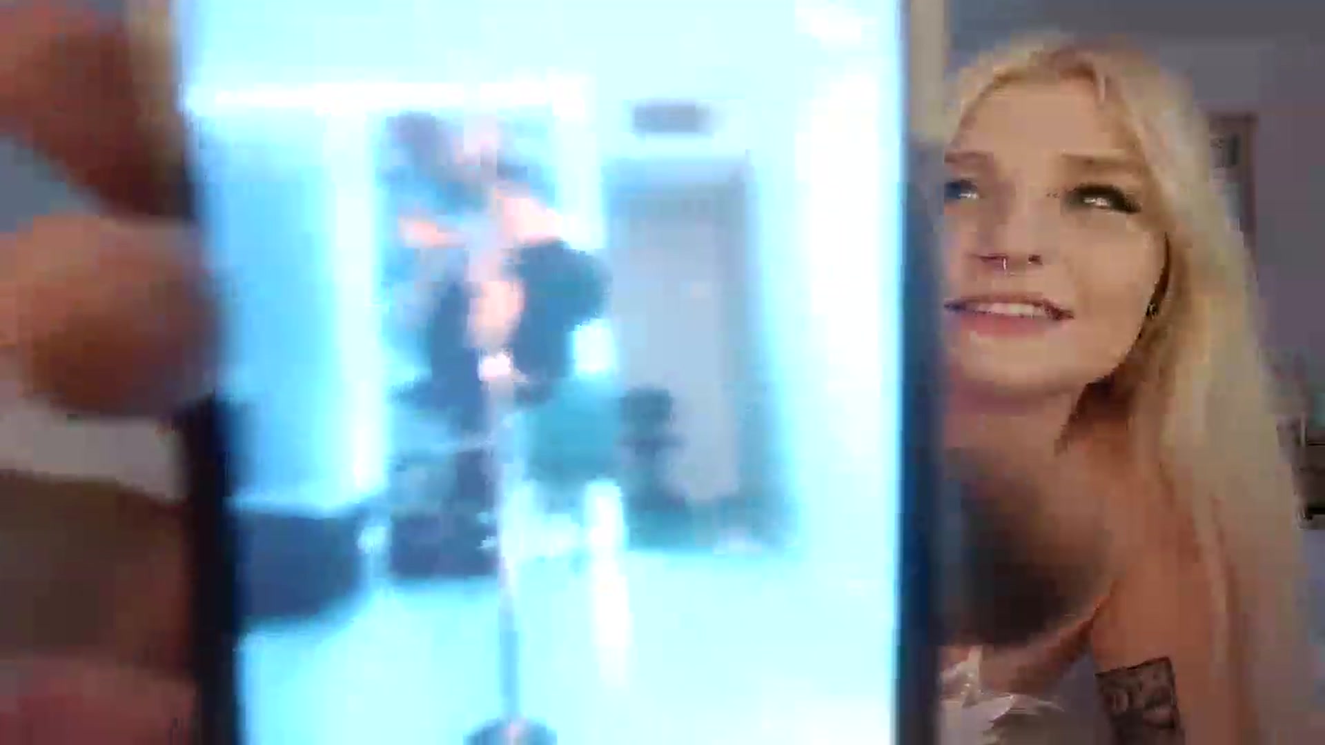 Gallery image thumbnail from DuckChan0's myfreecams stream on, 05/05/2023, 24:56 image 18 of 20