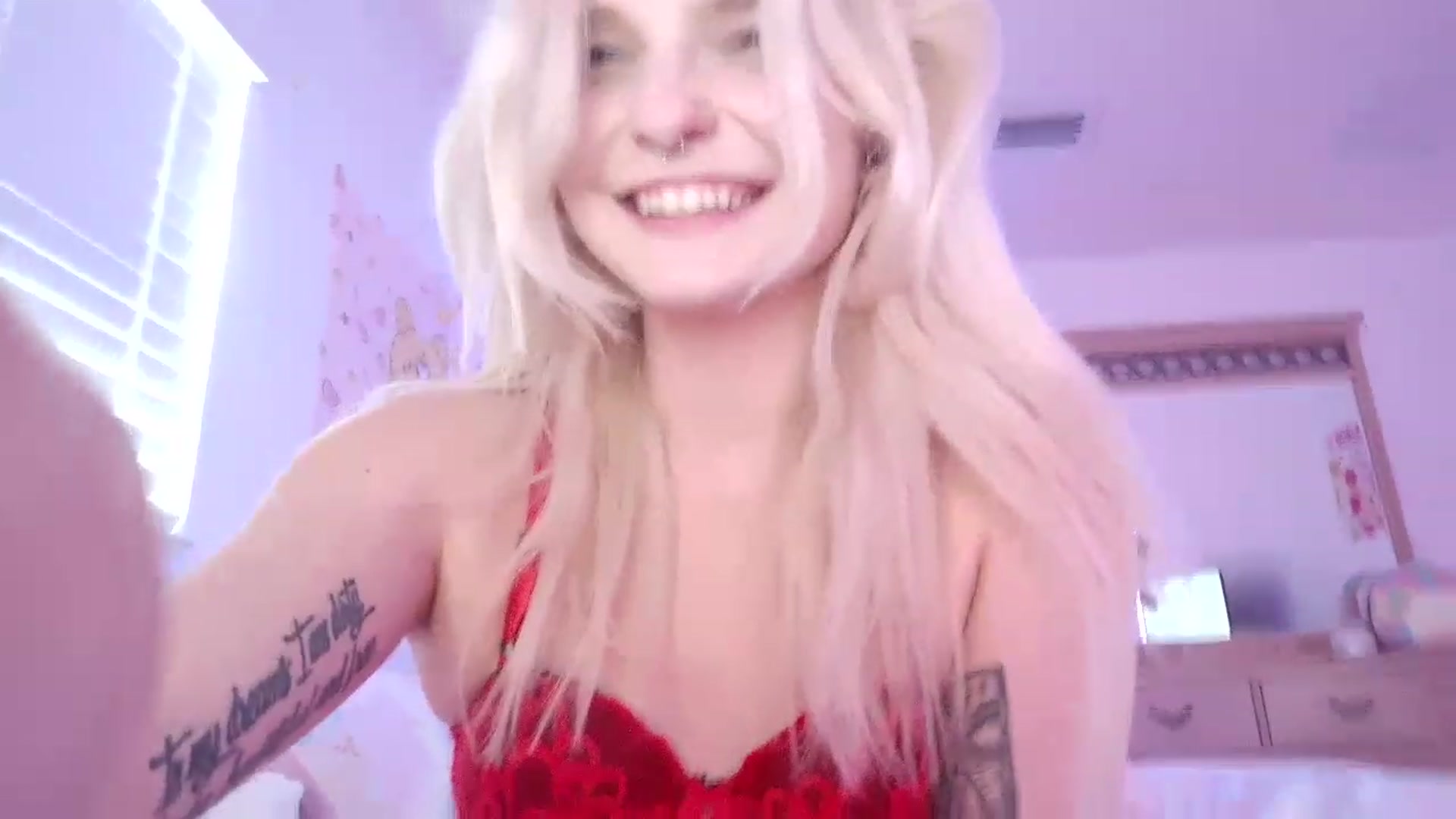 Gallery image thumbnail from DuckChan0's myfreecams stream on, 05/05/2023, 17:40 image 17 of 20