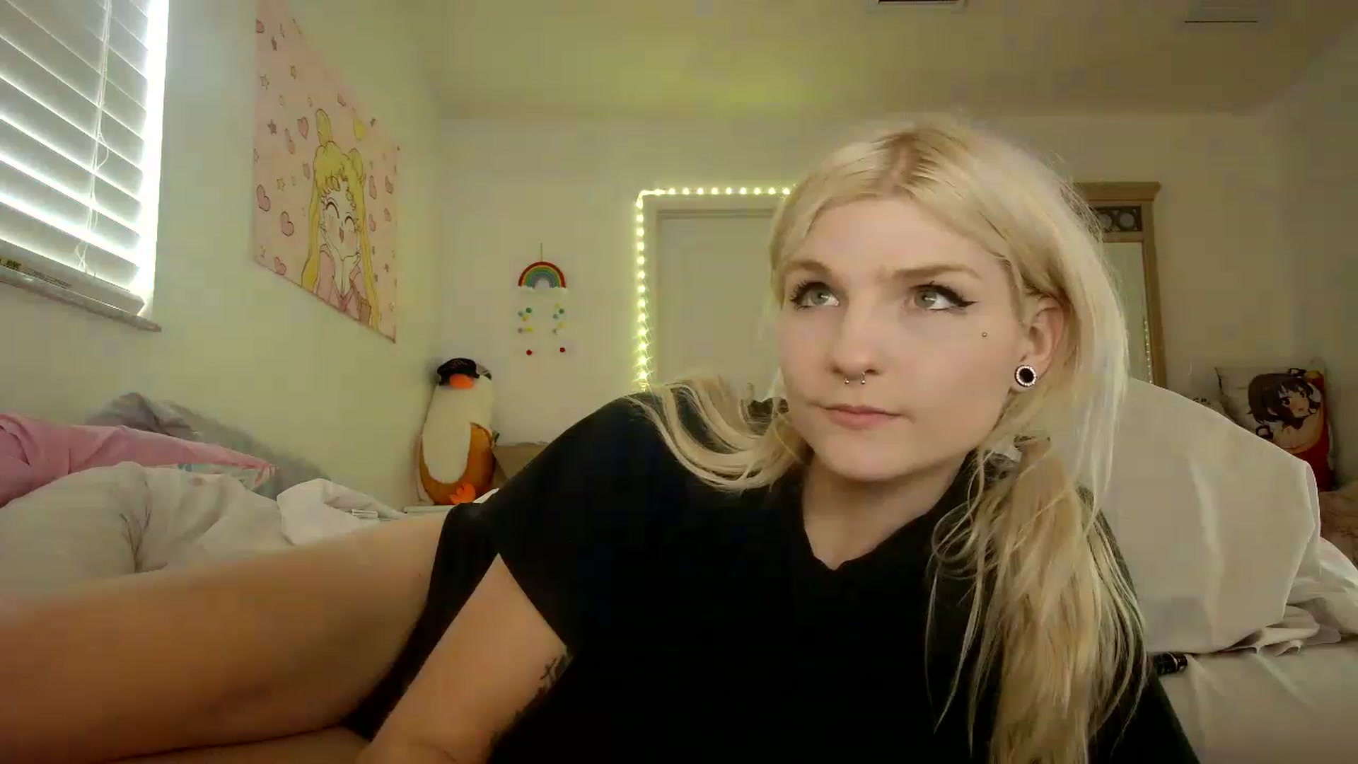 Gallery image thumbnail from DuckChan0's myfreecams stream on, 05/15/2023, 19:33 image 12 of 20