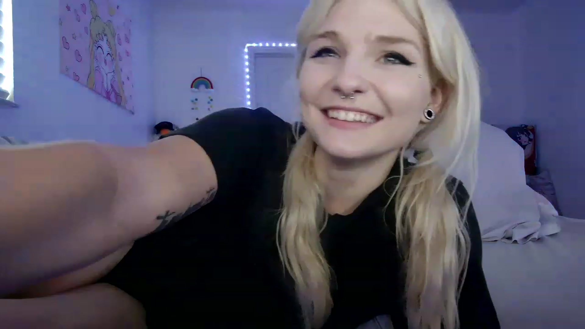 Gallery image thumbnail from DuckChan0's myfreecams stream on, 05/15/2023, 19:33 image 5 of 20
