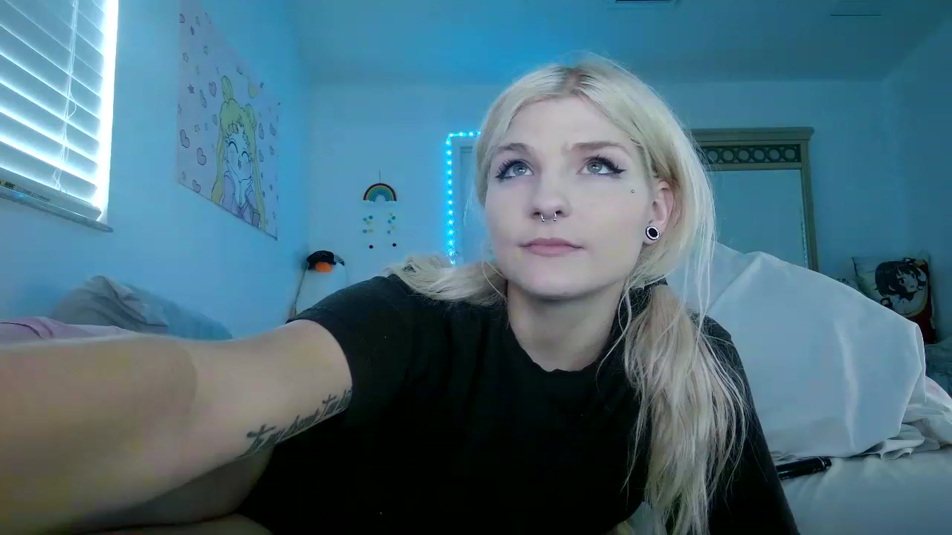Gallery image thumbnail from DuckChan0's myfreecams stream on, 05/15/2023, 19:33 image 11 of 20