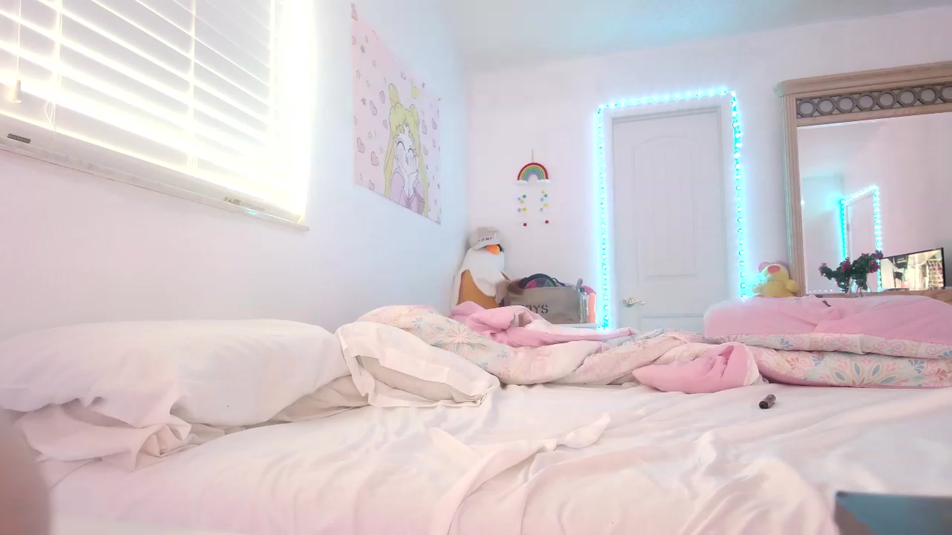 Gallery image thumbnail from DuckChan0's myfreecams stream on, 05/22/2023, 17:24 image 2 of 20